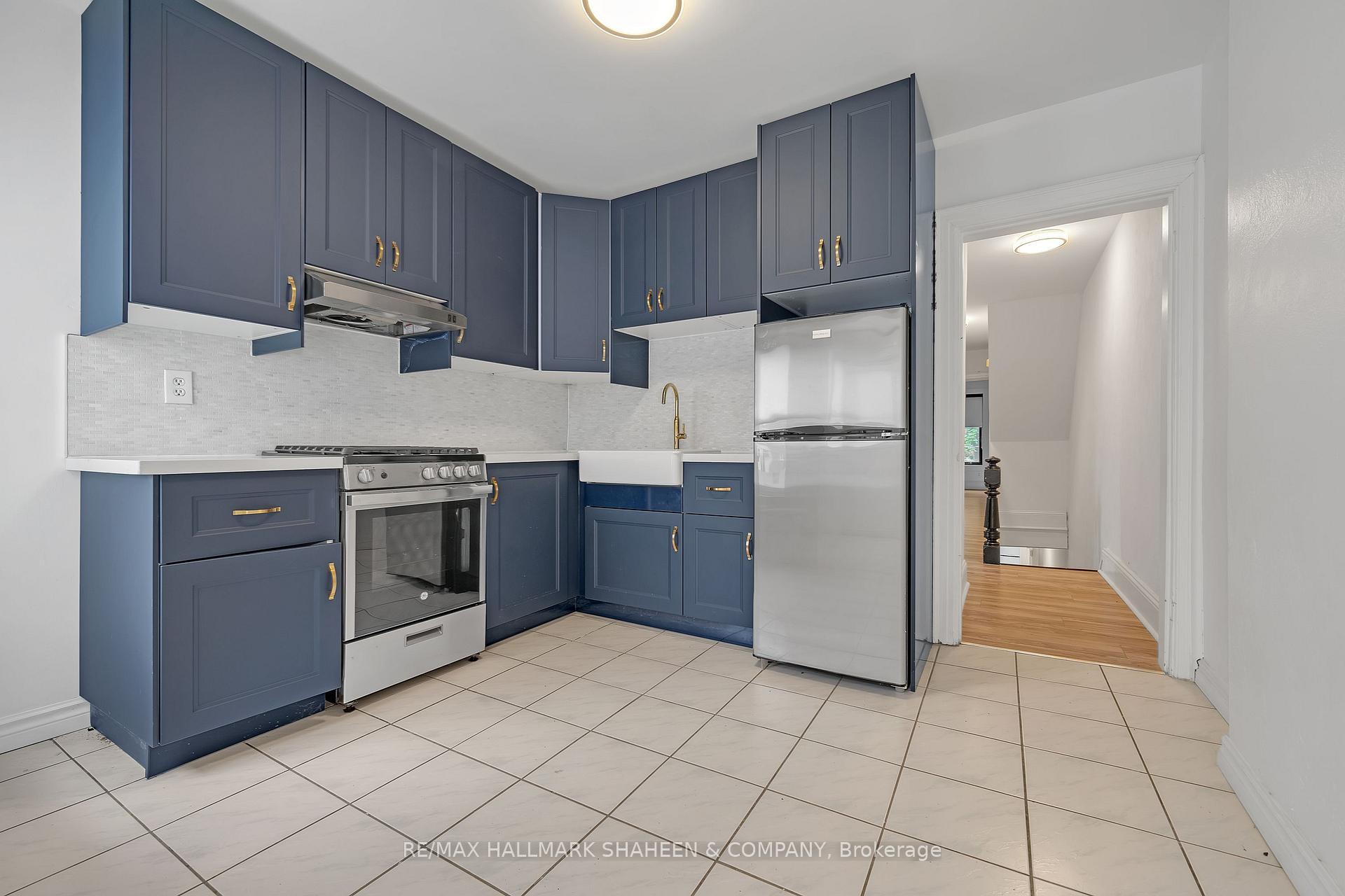 Photo 7 of Unit 2nd&3rd, 198 Roxton Road, Toronto, Trinity-Bellwoods — HOMEH