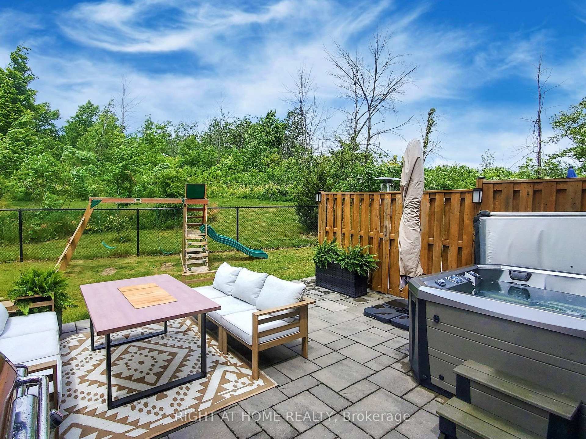 Photo 2 of Unit 30, 35 Midhurst Heights, Hamilton, Stoney Creek Mountain — HOMEH