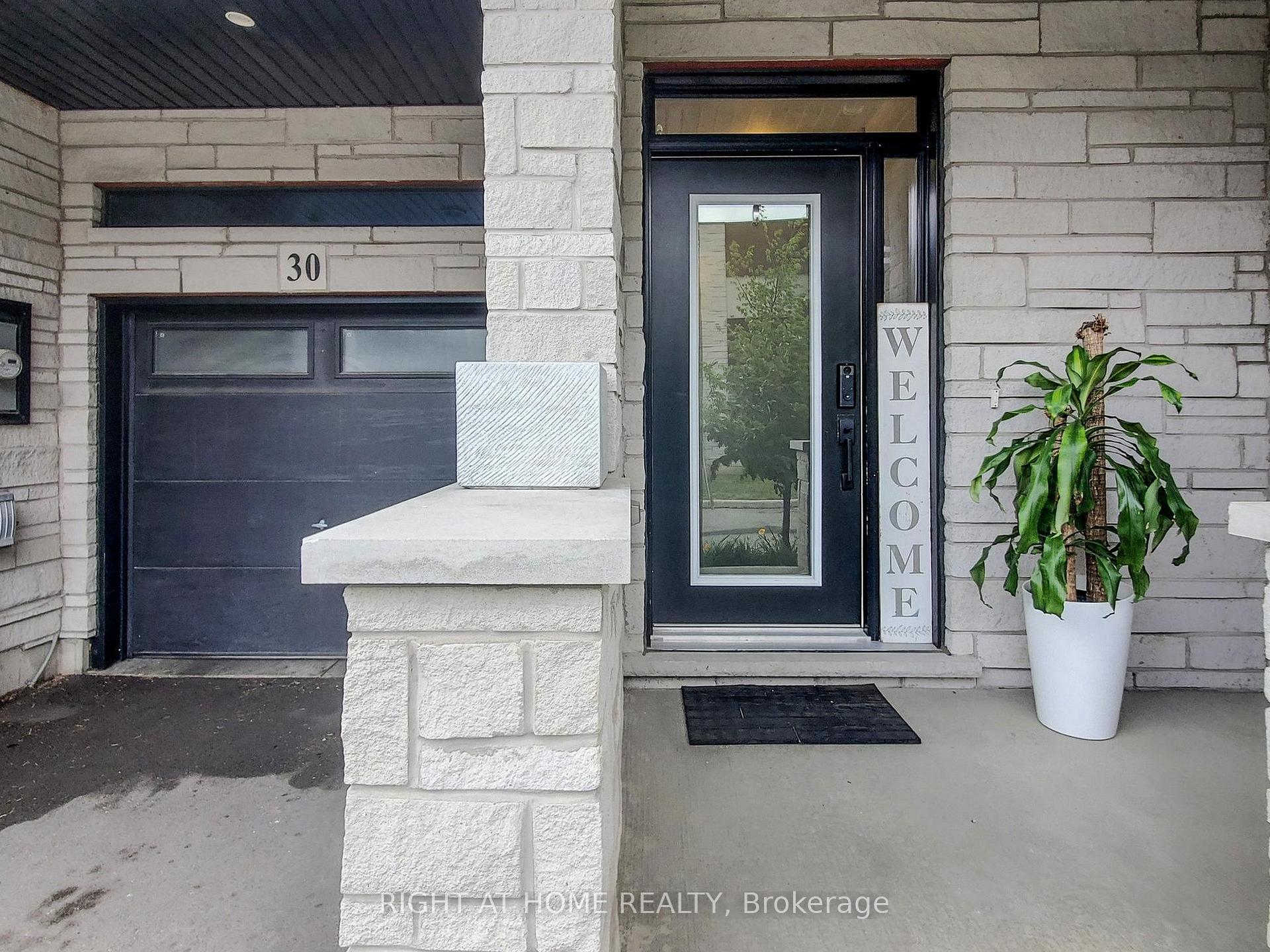 Photo 4 of Unit 30, 35 Midhurst Heights, Hamilton, Stoney Creek Mountain — HOMEH