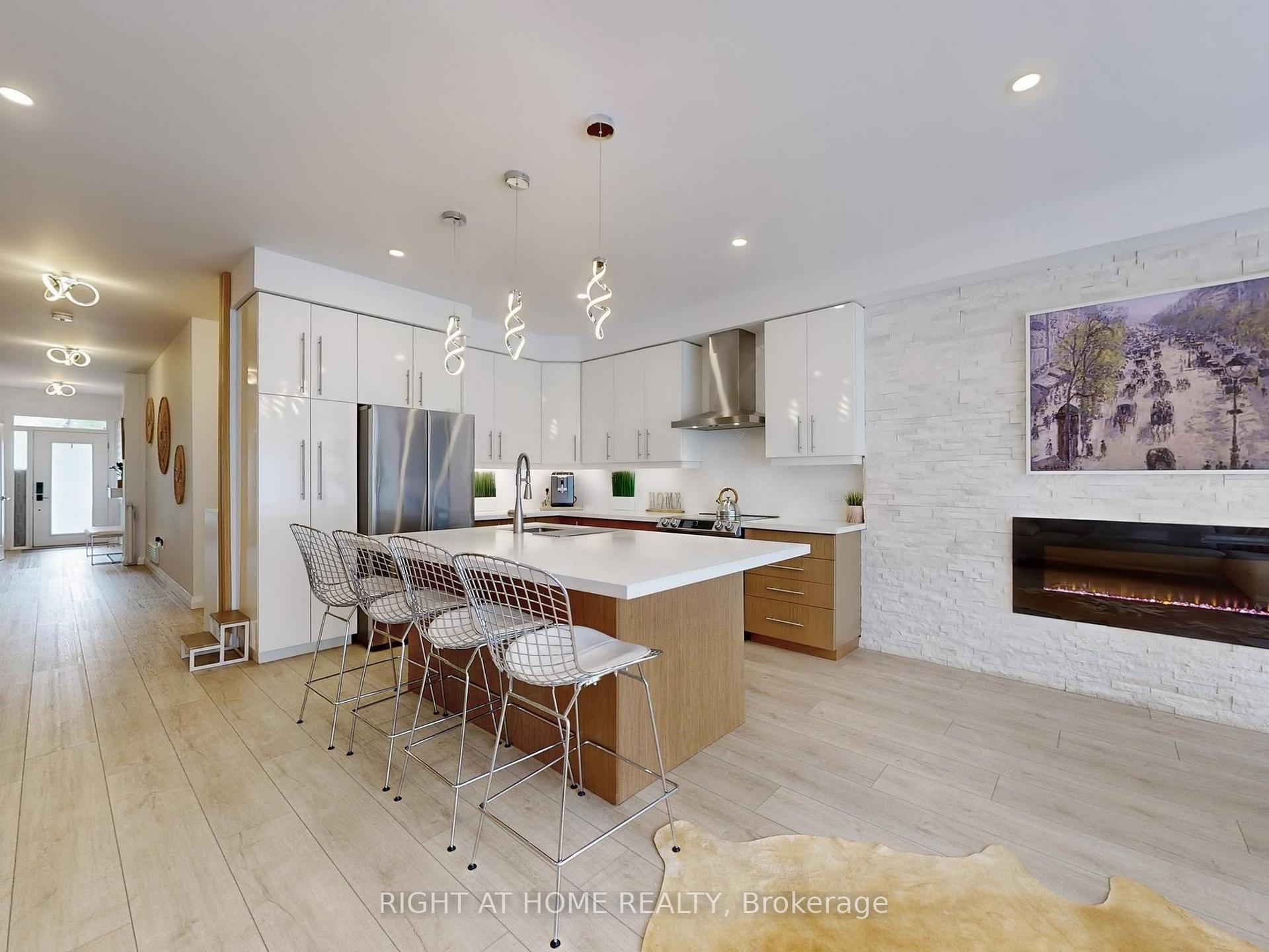 Photo 10 of Unit 30, 35 Midhurst Heights, Hamilton, Stoney Creek Mountain — HOMEH
