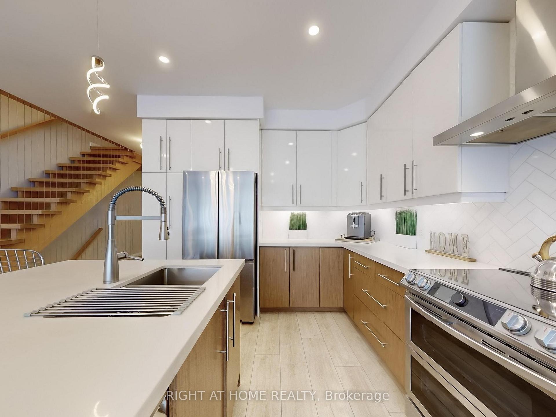 Photo 13 of Unit 30, 35 Midhurst Heights, Hamilton, Stoney Creek Mountain — HOMEH