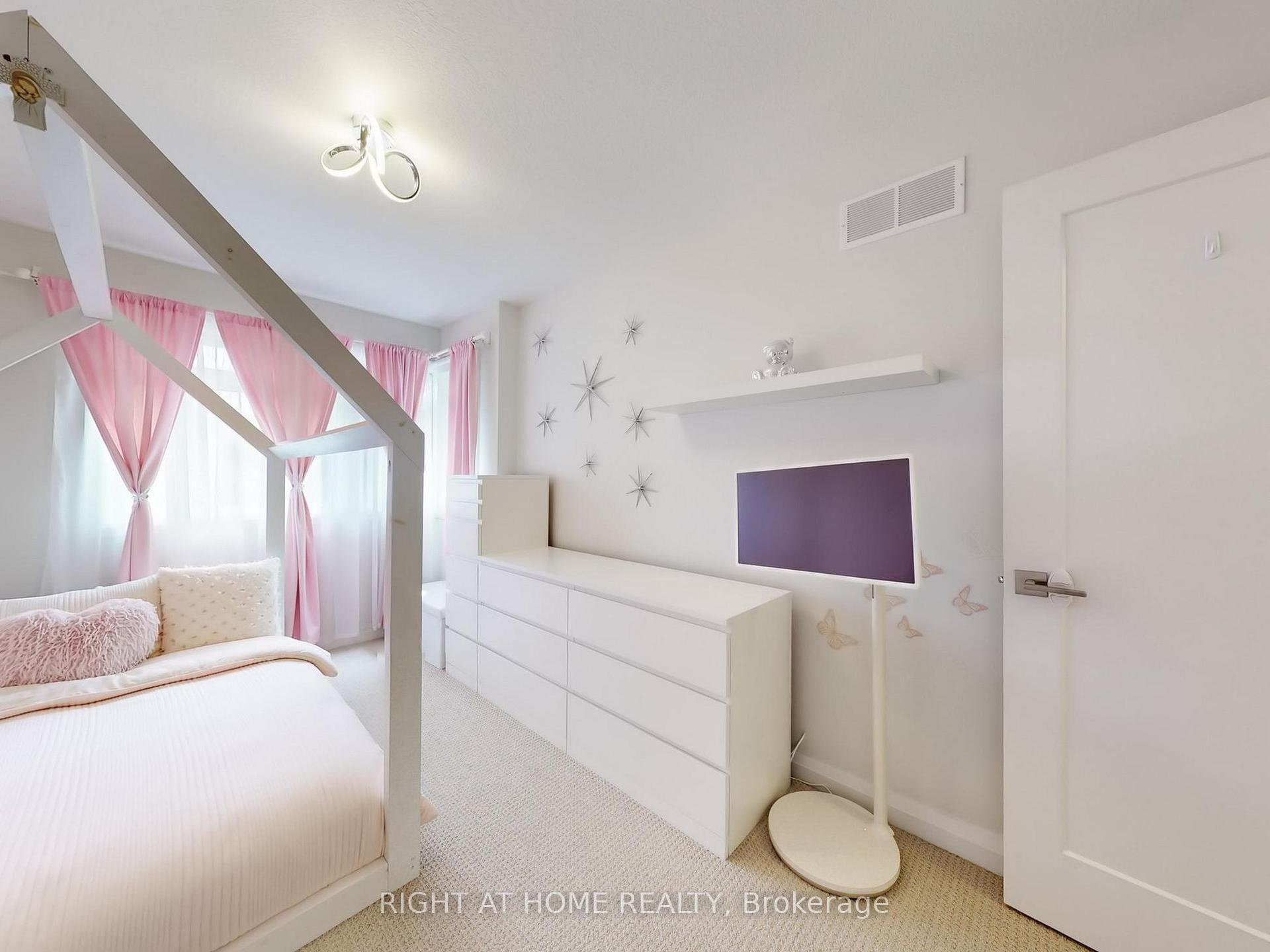 Photo 26 of Unit 30, 35 Midhurst Heights, Hamilton, Stoney Creek Mountain — HOMEH