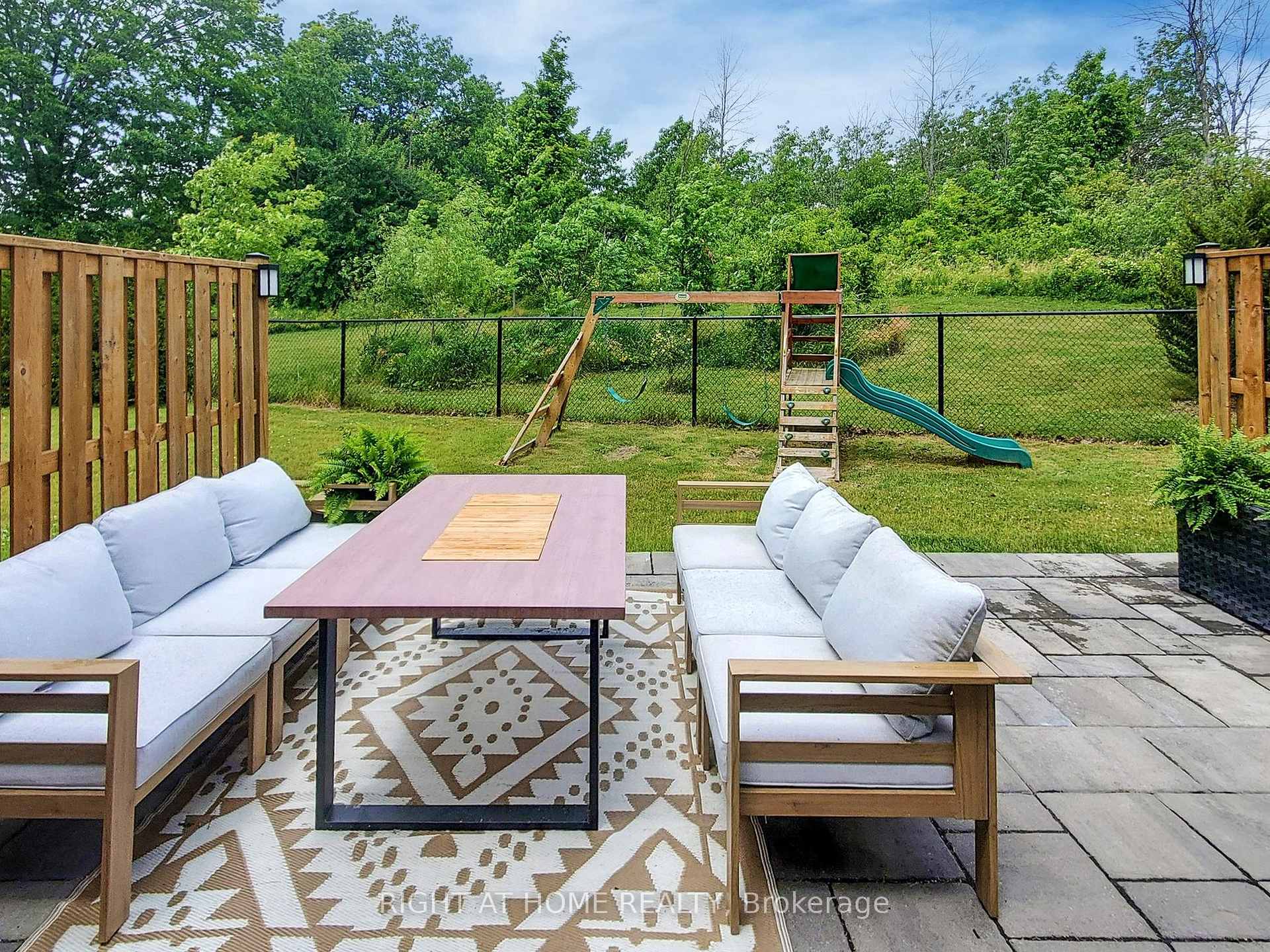 Photo 38 of Unit 30, 35 Midhurst Heights, Hamilton, Stoney Creek Mountain — HOMEH