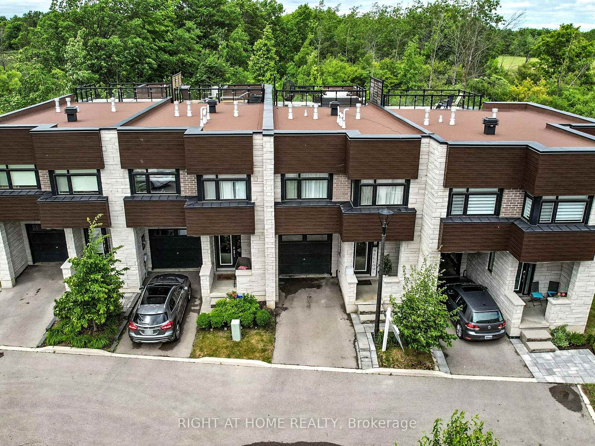 Photo 45 of Unit 30, 35 Midhurst Heights, Hamilton, Stoney Creek Mountain — HOMEH