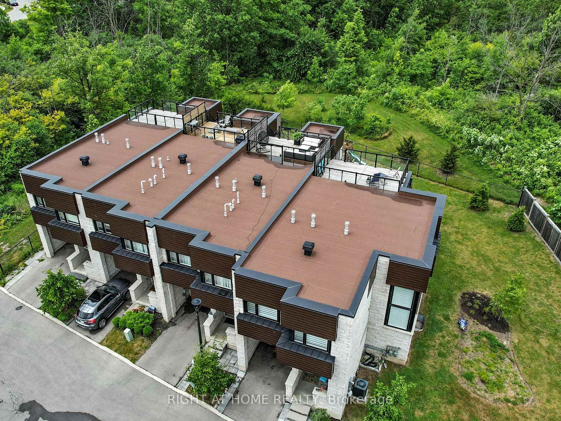 Photo 47 of Unit 30, 35 Midhurst Heights, Hamilton, Stoney Creek Mountain — HOMEH