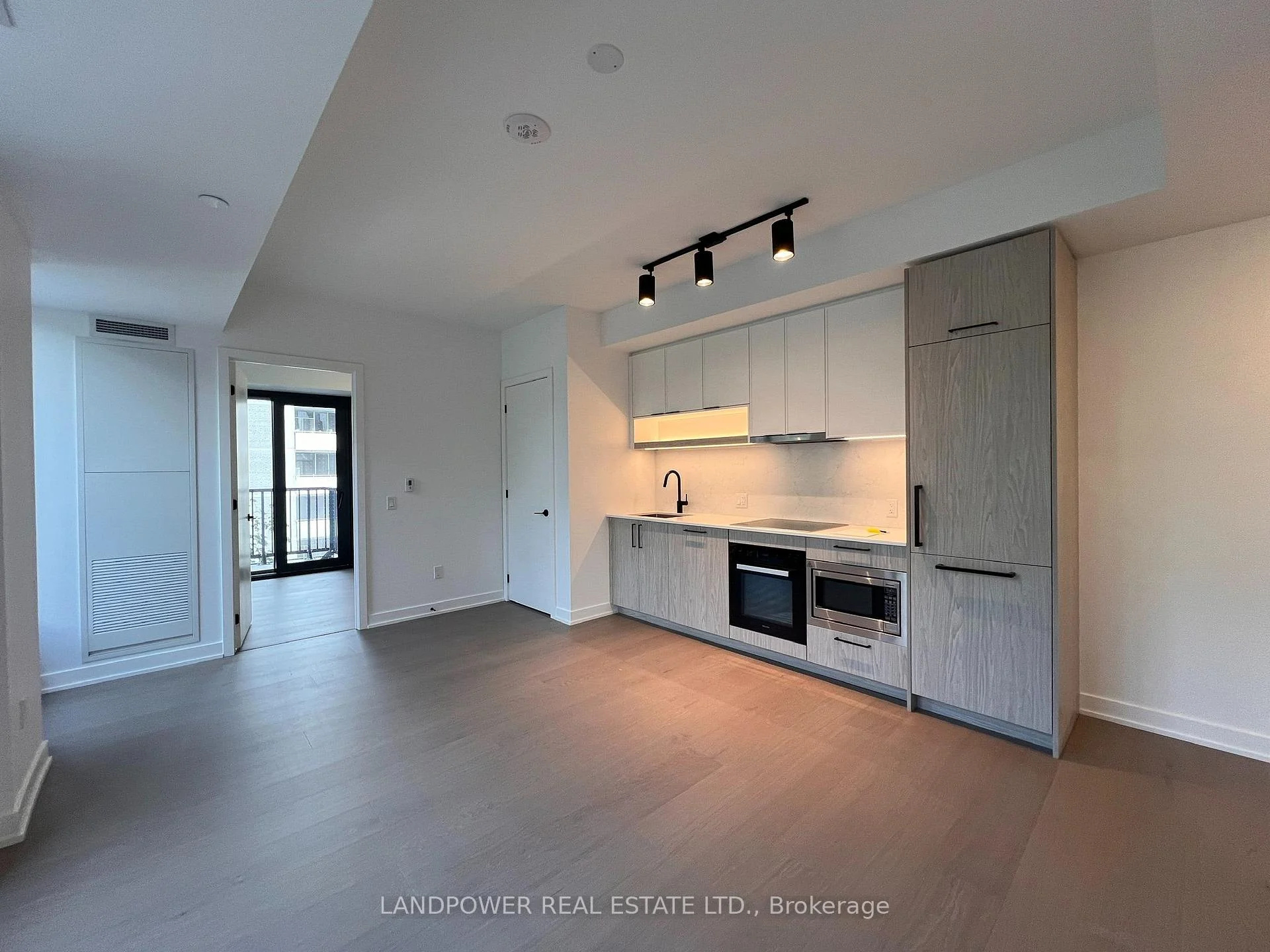 Photo 7 of Unit 915, 89 Montclair Avenue, Toronto, Forest Hill South — HOMEH