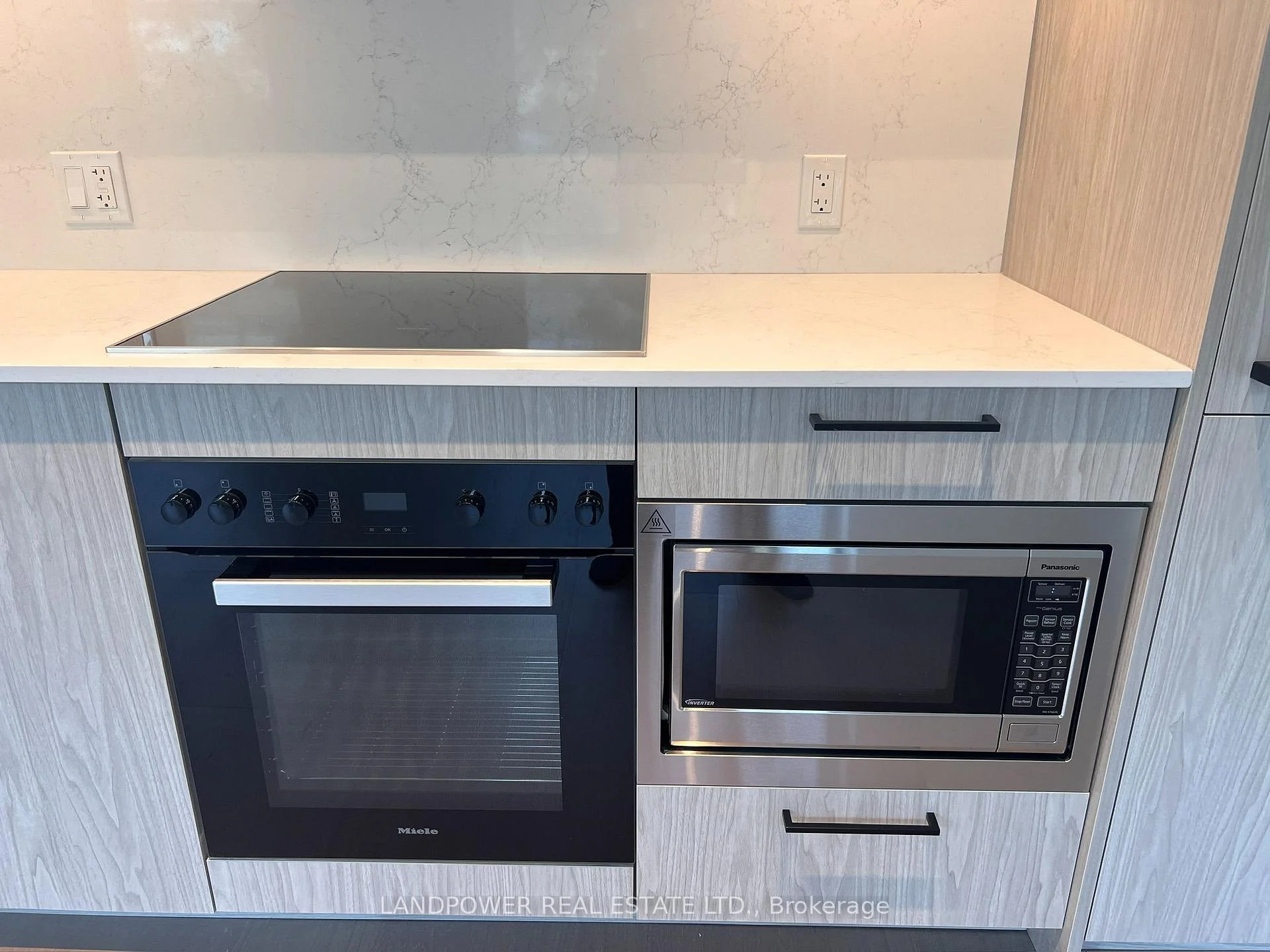 Photo 14 of Unit 915, 89 Montclair Avenue, Toronto, Forest Hill South — HOMEH
