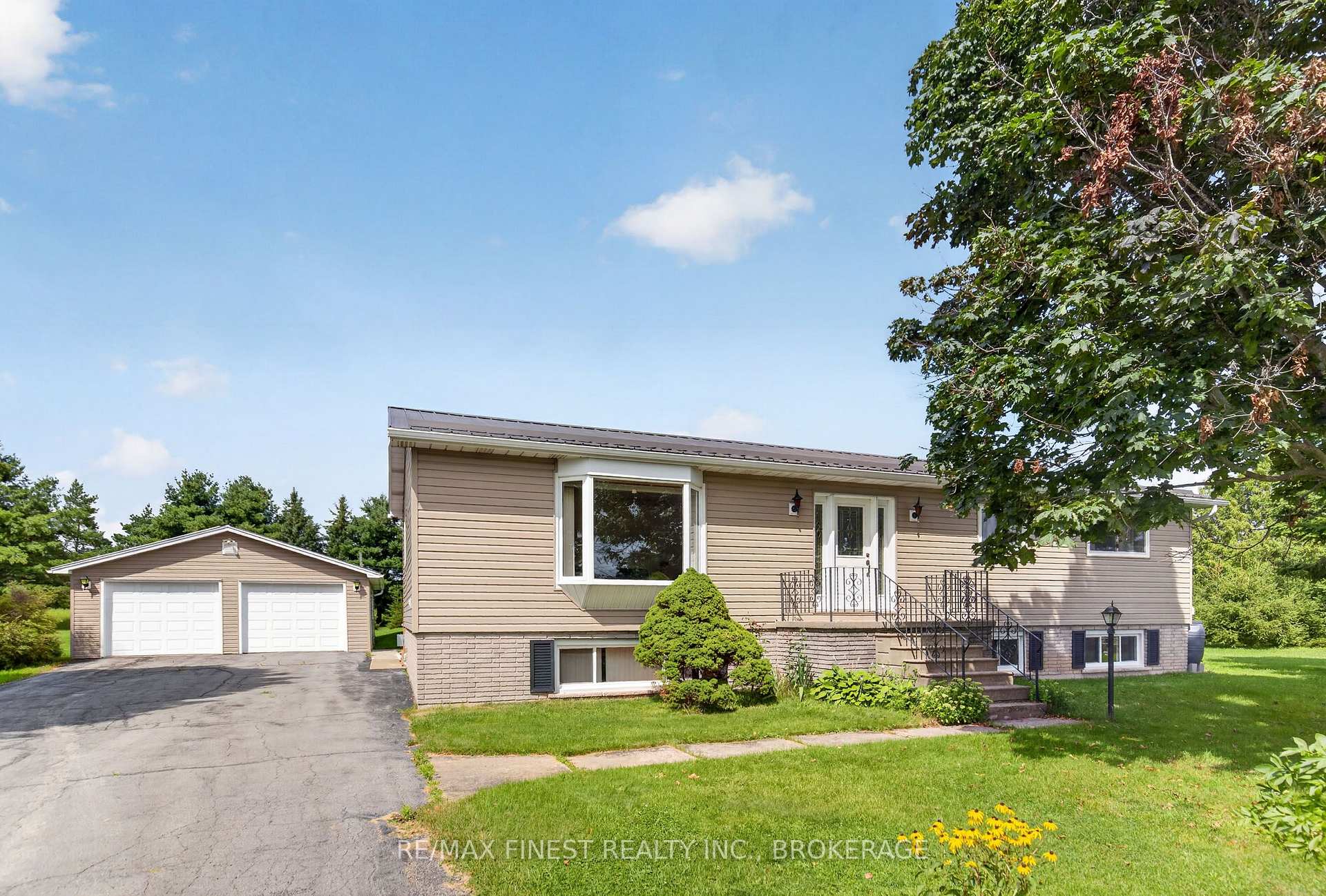 Photo 3 of 3005 Wilson Road, Frontenac, Frontenac South — HOMEH