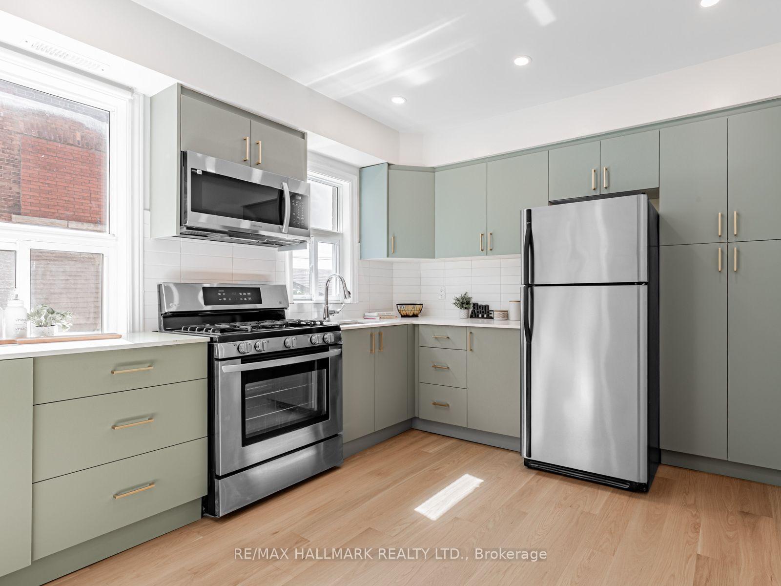 Photo 11 of Unit Main, 8 Redwood Avenue, Toronto, Greenwood-Coxwell — HOMEH