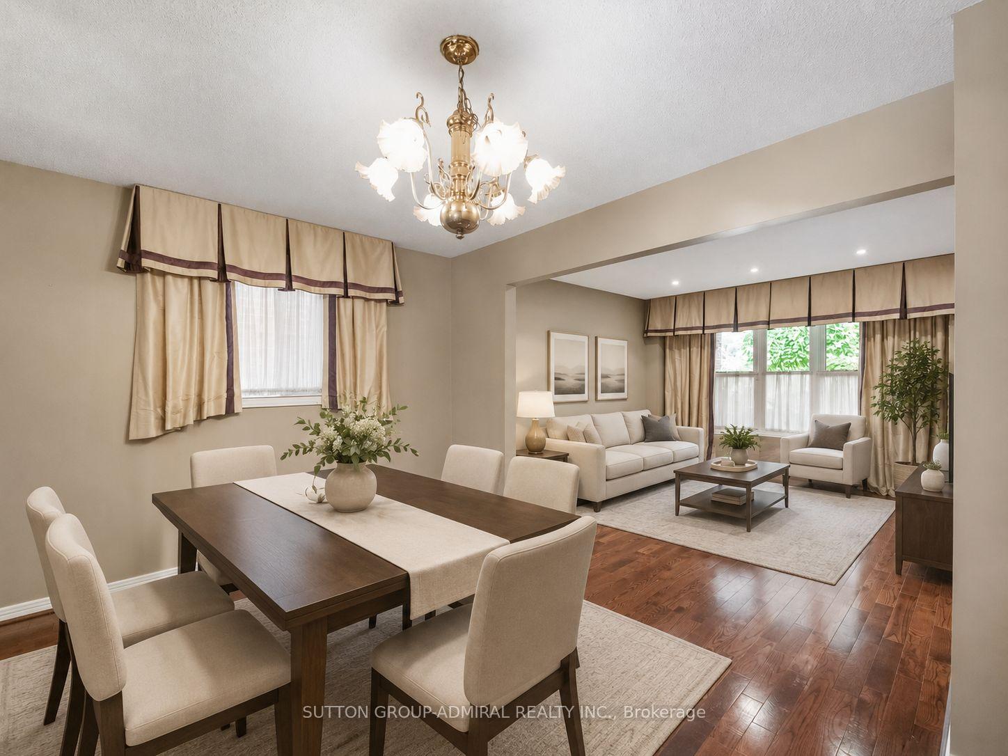 Photo 4 of 19 Jessica Gardens, Vaughan, Crestwood-Springfarm-Yorkhill — HOMEH