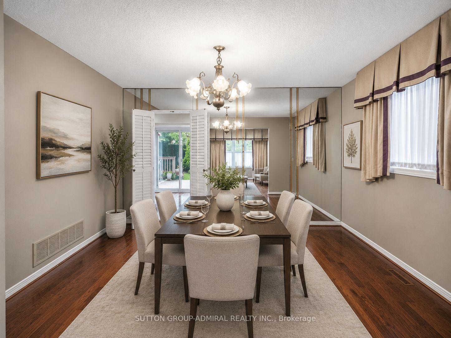 Photo 5 of 19 Jessica Gardens, Vaughan, Crestwood-Springfarm-Yorkhill — HOMEH