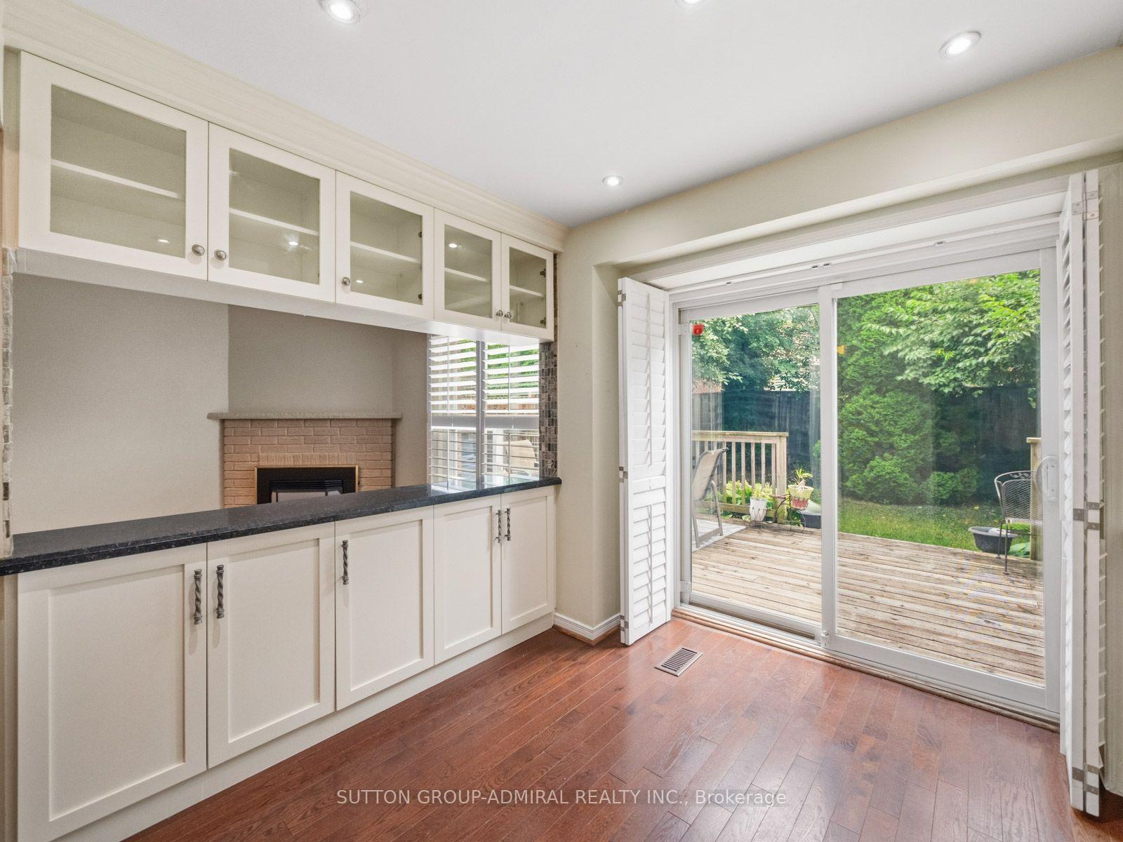 Photo 11 of 19 Jessica Gardens, Vaughan, Crestwood-Springfarm-Yorkhill — HOMEH