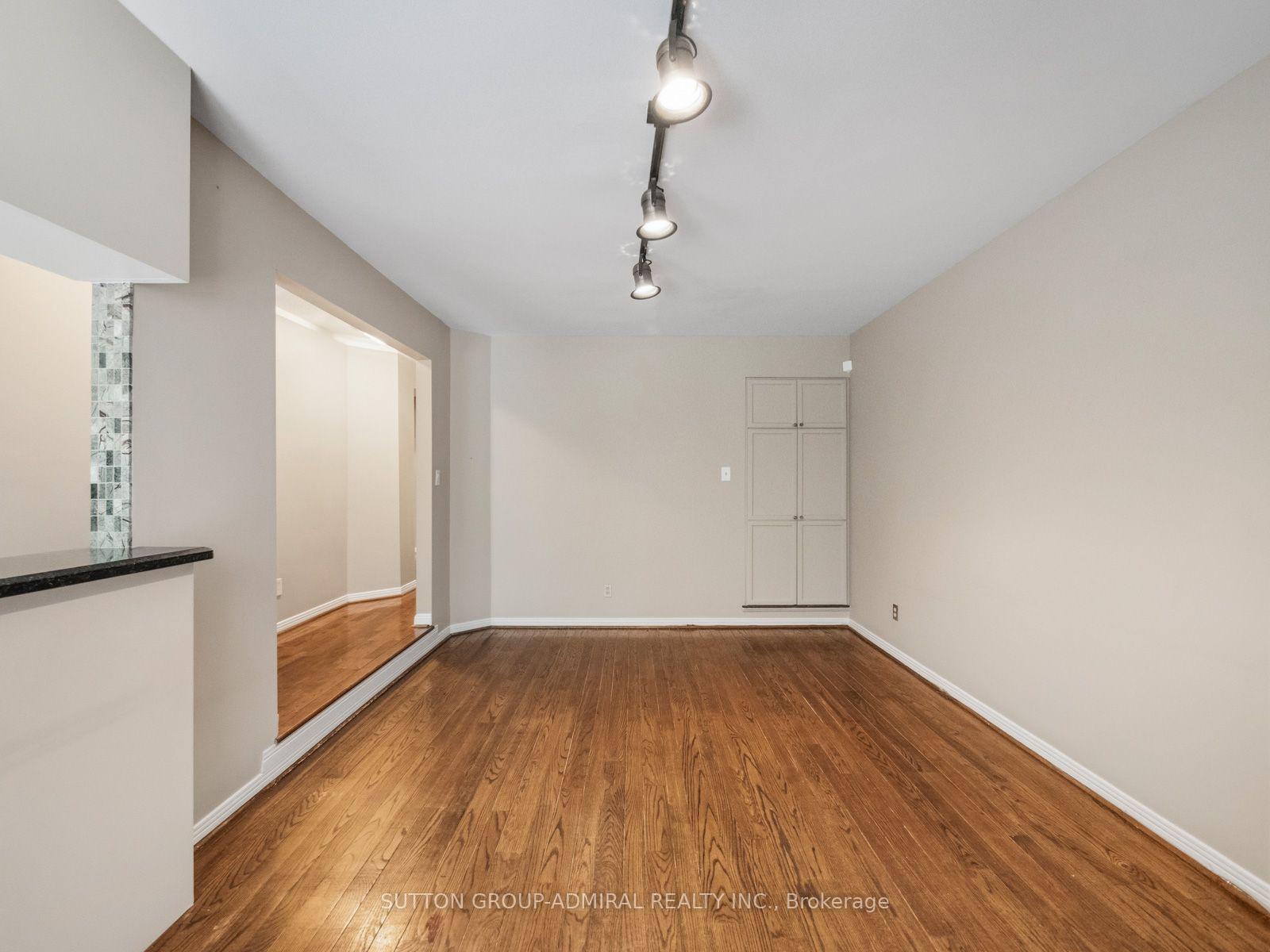 Photo 19 of 19 Jessica Gardens, Vaughan, Crestwood-Springfarm-Yorkhill — HOMEH