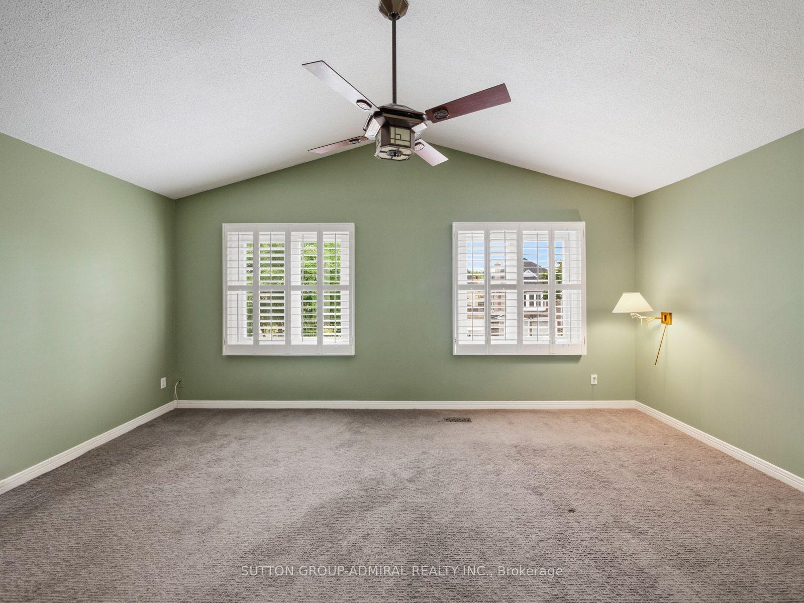 Photo 23 of 19 Jessica Gardens, Vaughan, Crestwood-Springfarm-Yorkhill — HOMEH