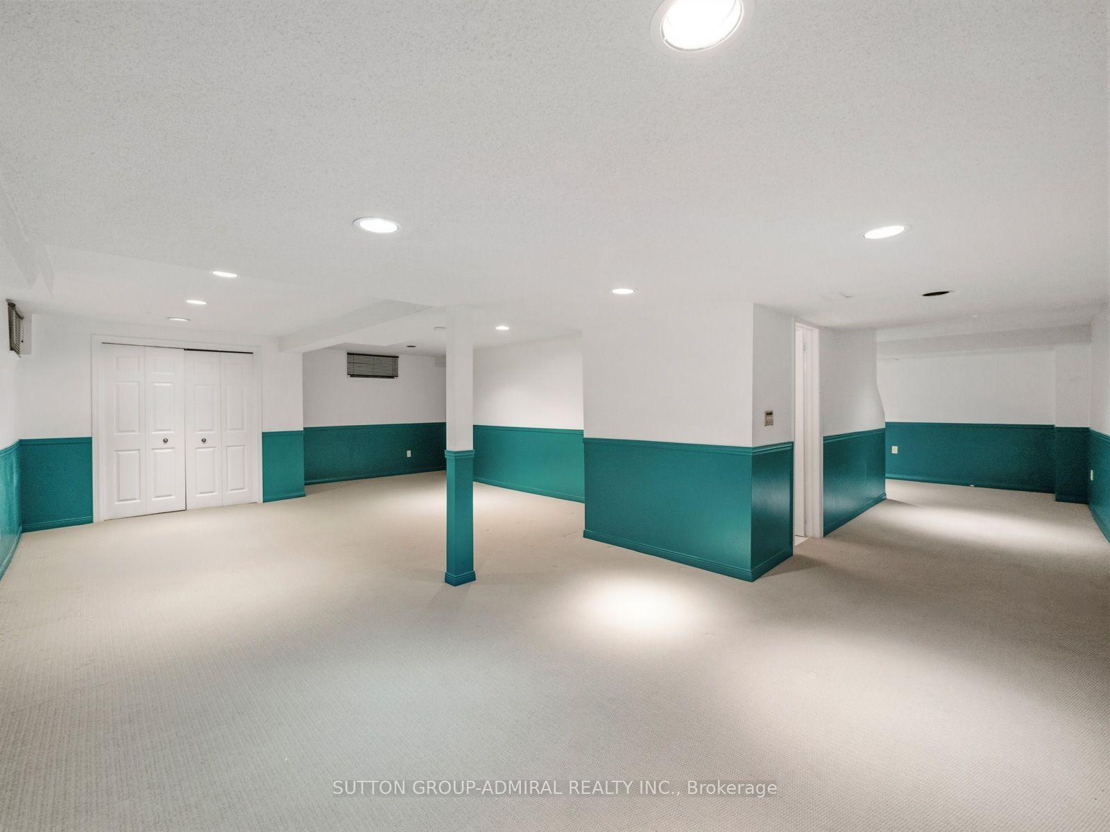 Photo 31 of 19 Jessica Gardens, Vaughan, Crestwood-Springfarm-Yorkhill — HOMEH