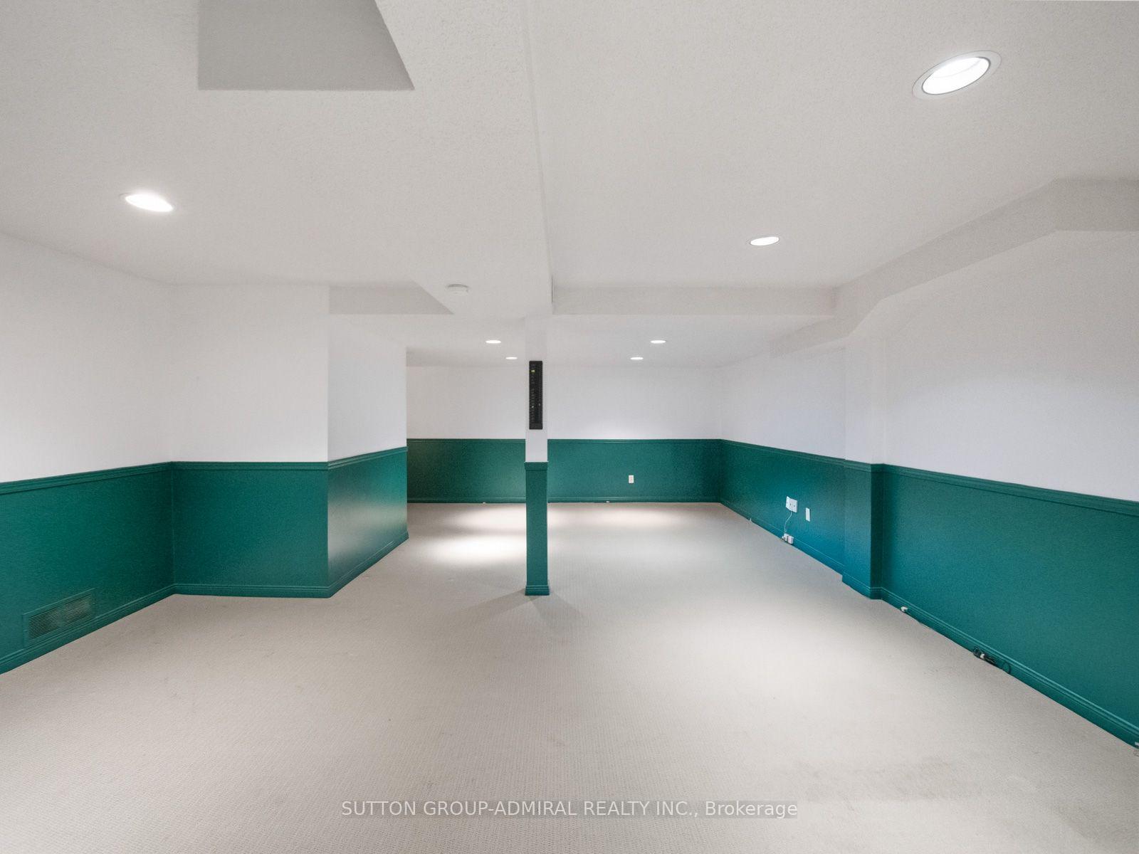 Photo 33 of 19 Jessica Gardens, Vaughan, Crestwood-Springfarm-Yorkhill — HOMEH