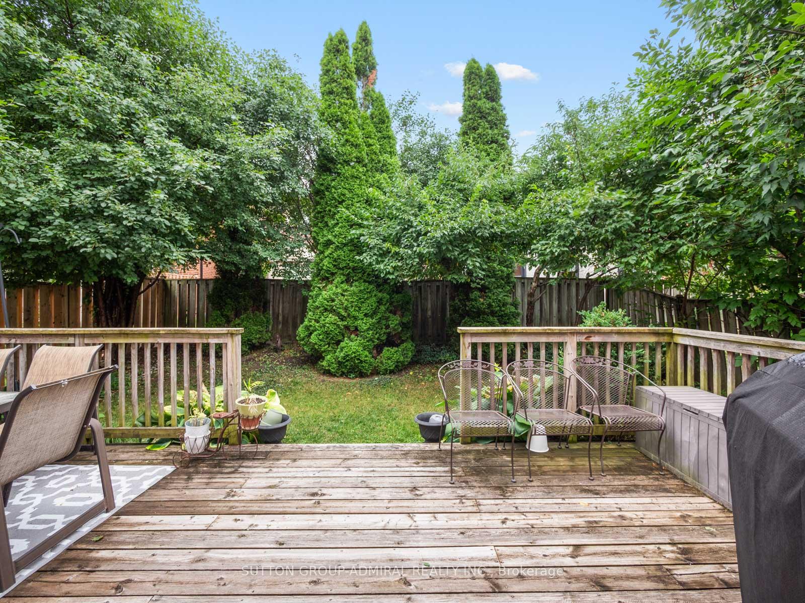 Photo 34 of 19 Jessica Gardens, Vaughan, Crestwood-Springfarm-Yorkhill — HOMEH