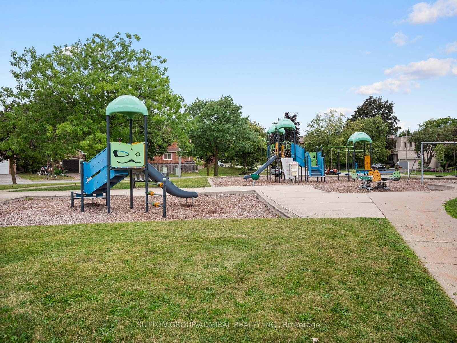 Photo 39 of 19 Jessica Gardens, Vaughan, Crestwood-Springfarm-Yorkhill — HOMEH