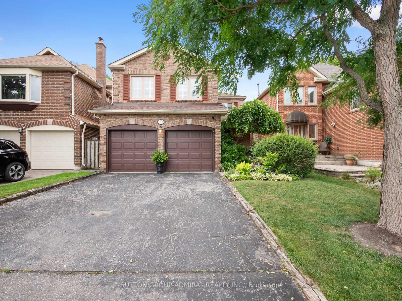 Photo 43 of 19 Jessica Gardens, Vaughan, Crestwood-Springfarm-Yorkhill — HOMEH