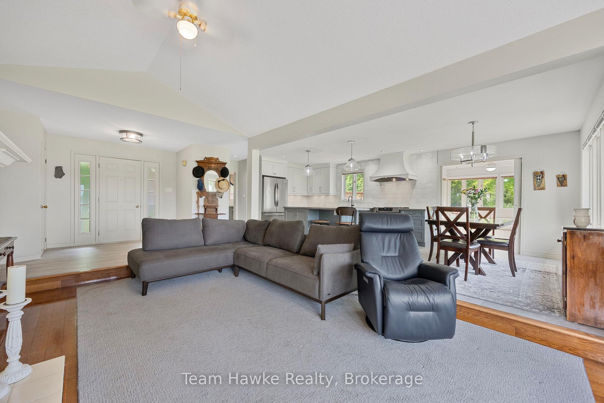 Photo 9 of 26 Jury Drive, Penetanguishene — HOMEH
