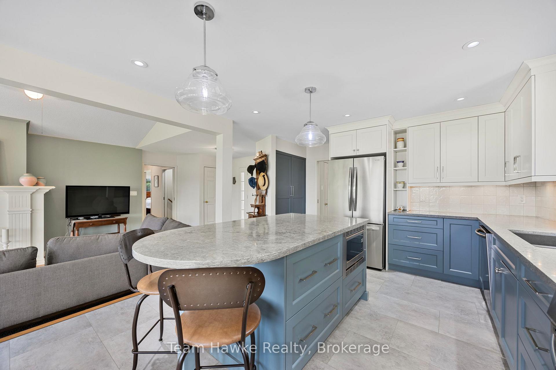 Photo 16 of 26 Jury Drive, Penetanguishene — HOMEH