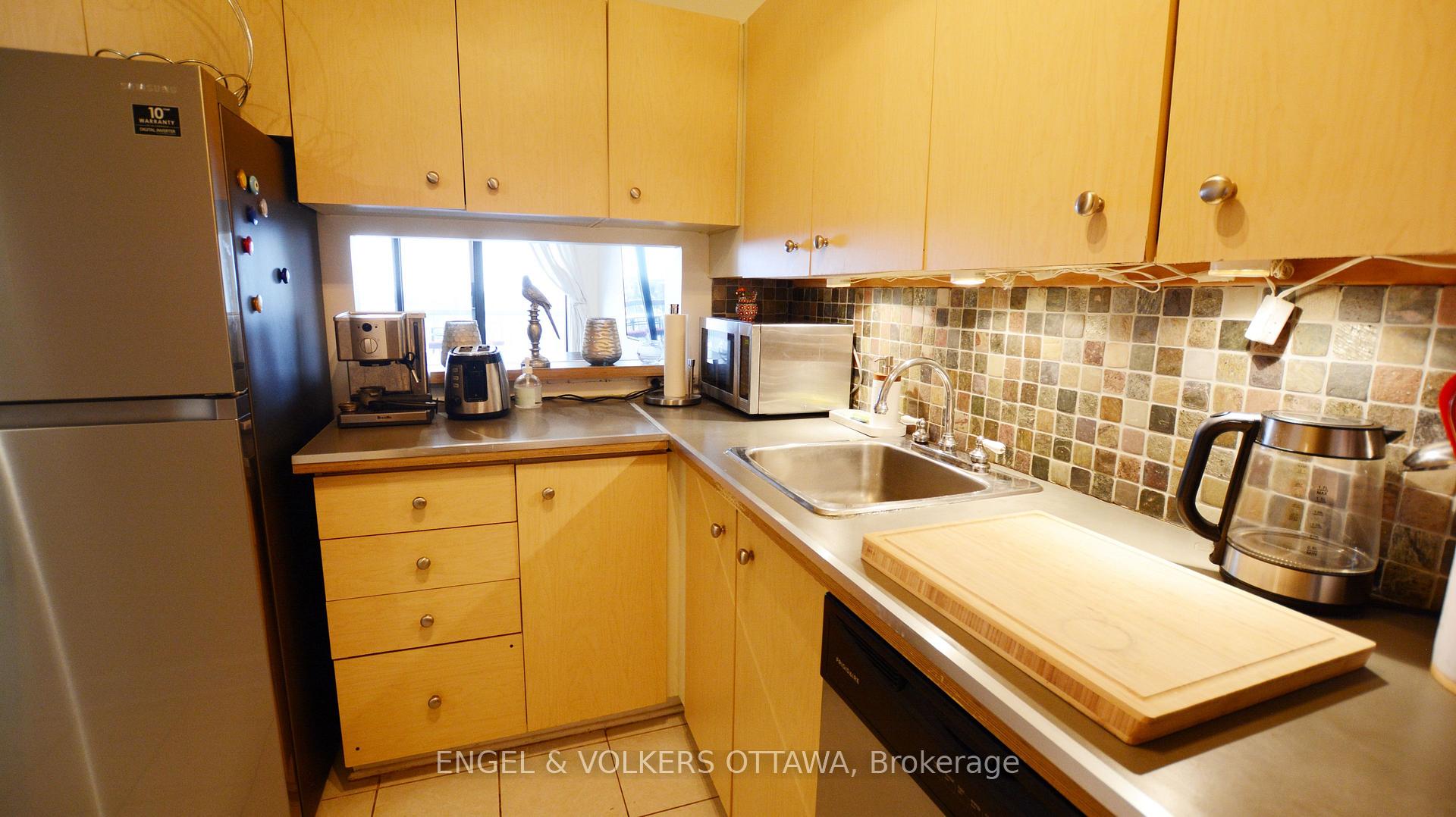 Photo 6 of Unit 1205, 1180 Ohio Street, Ottawa, Billings Bridge — HOMEH