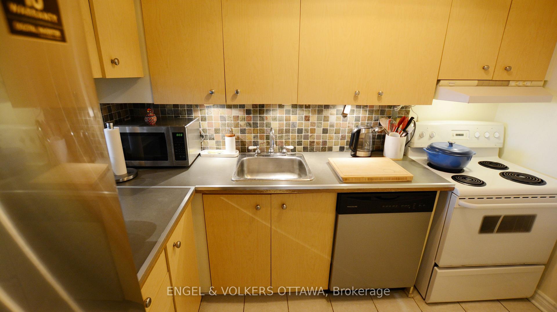 Photo 7 of Unit 1205, 1180 Ohio Street, Ottawa, Billings Bridge — HOMEH