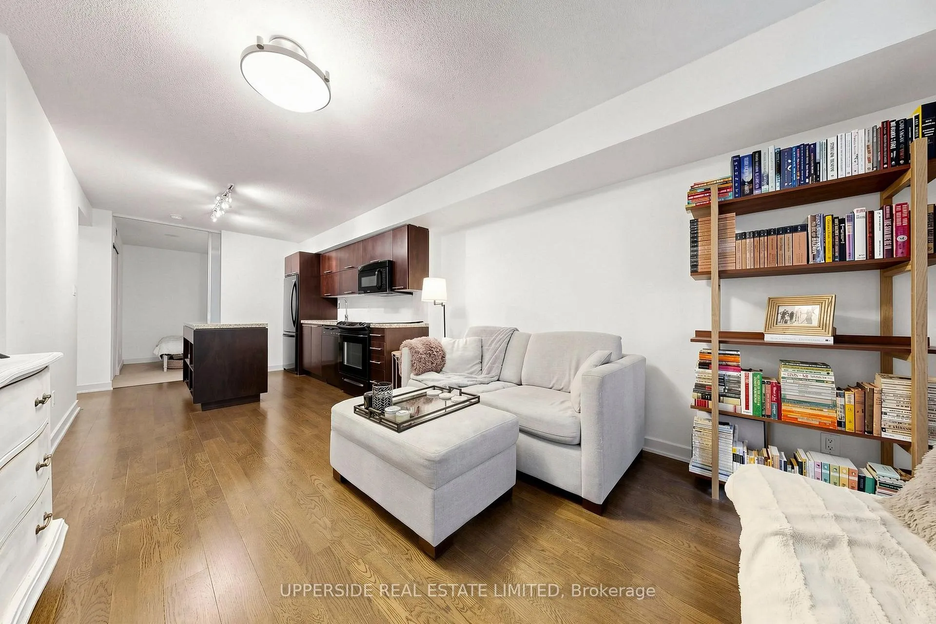 Photo of Unit 607, 126 Simcoe Street