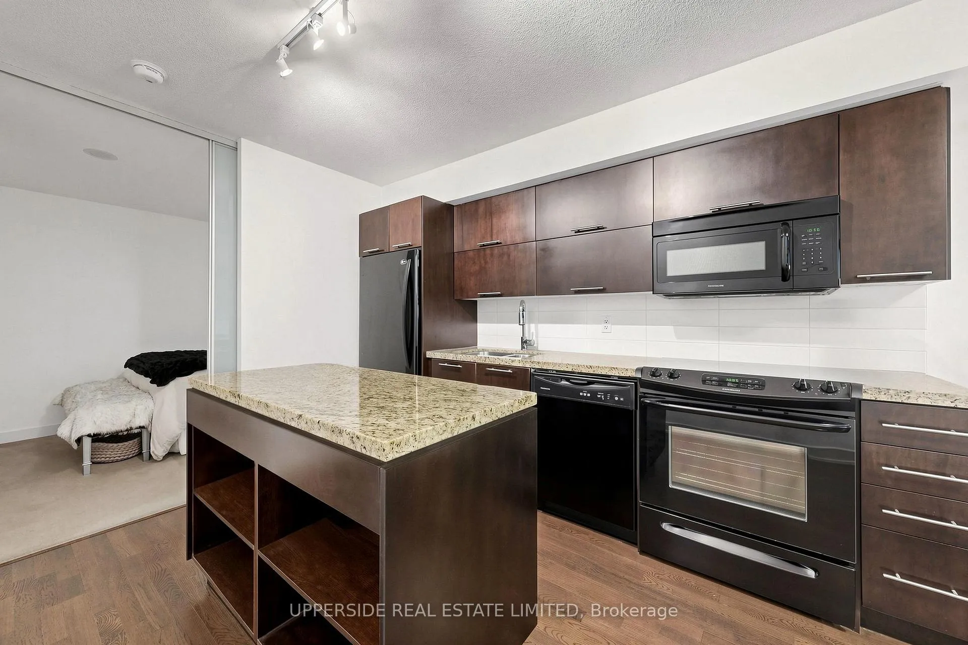 Photo 6 of Unit 607, 126 Simcoe Street, Toronto, Waterfront Communities — HOMEH