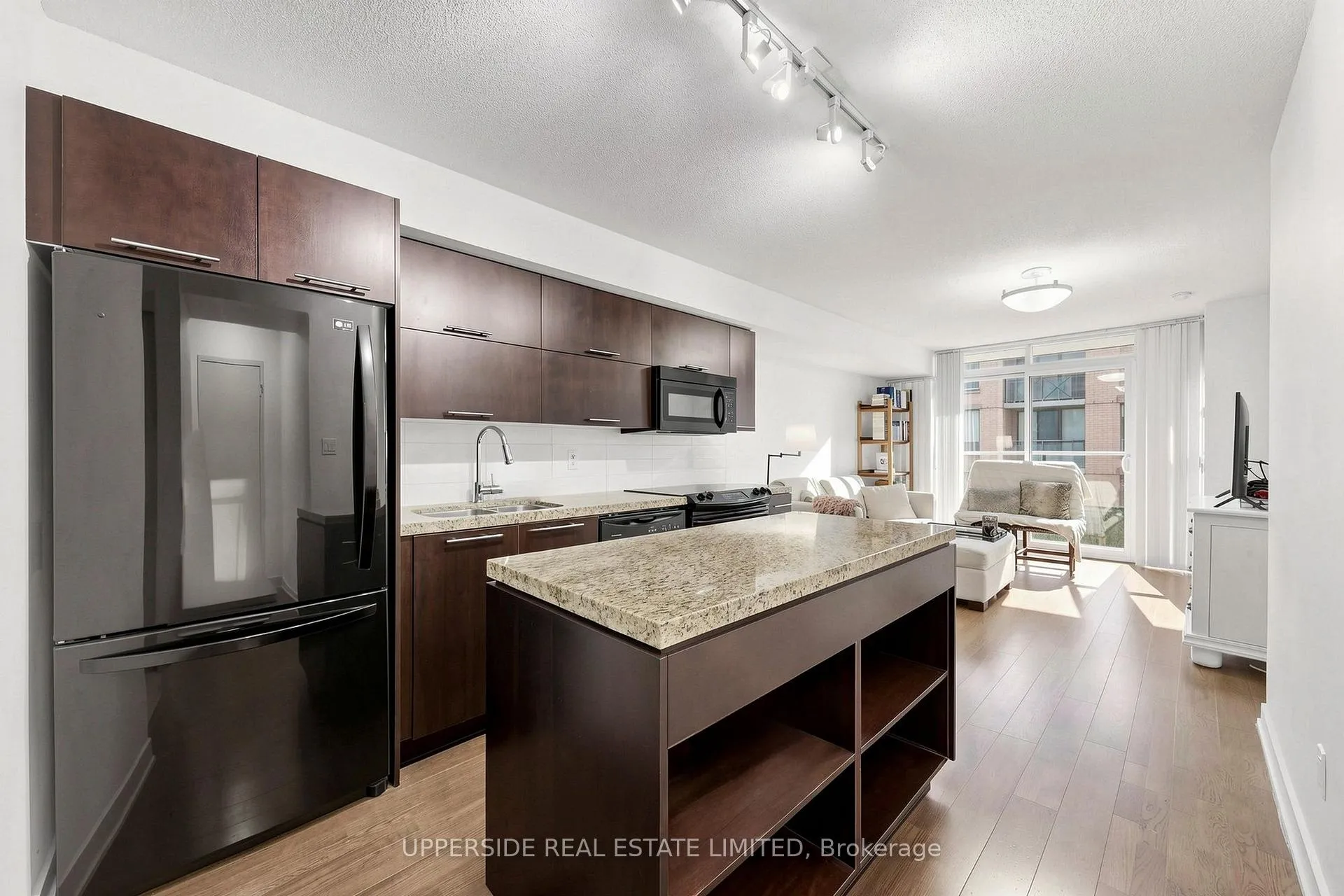 Photo 7 of Unit 607, 126 Simcoe Street, Toronto, Waterfront Communities — HOMEH