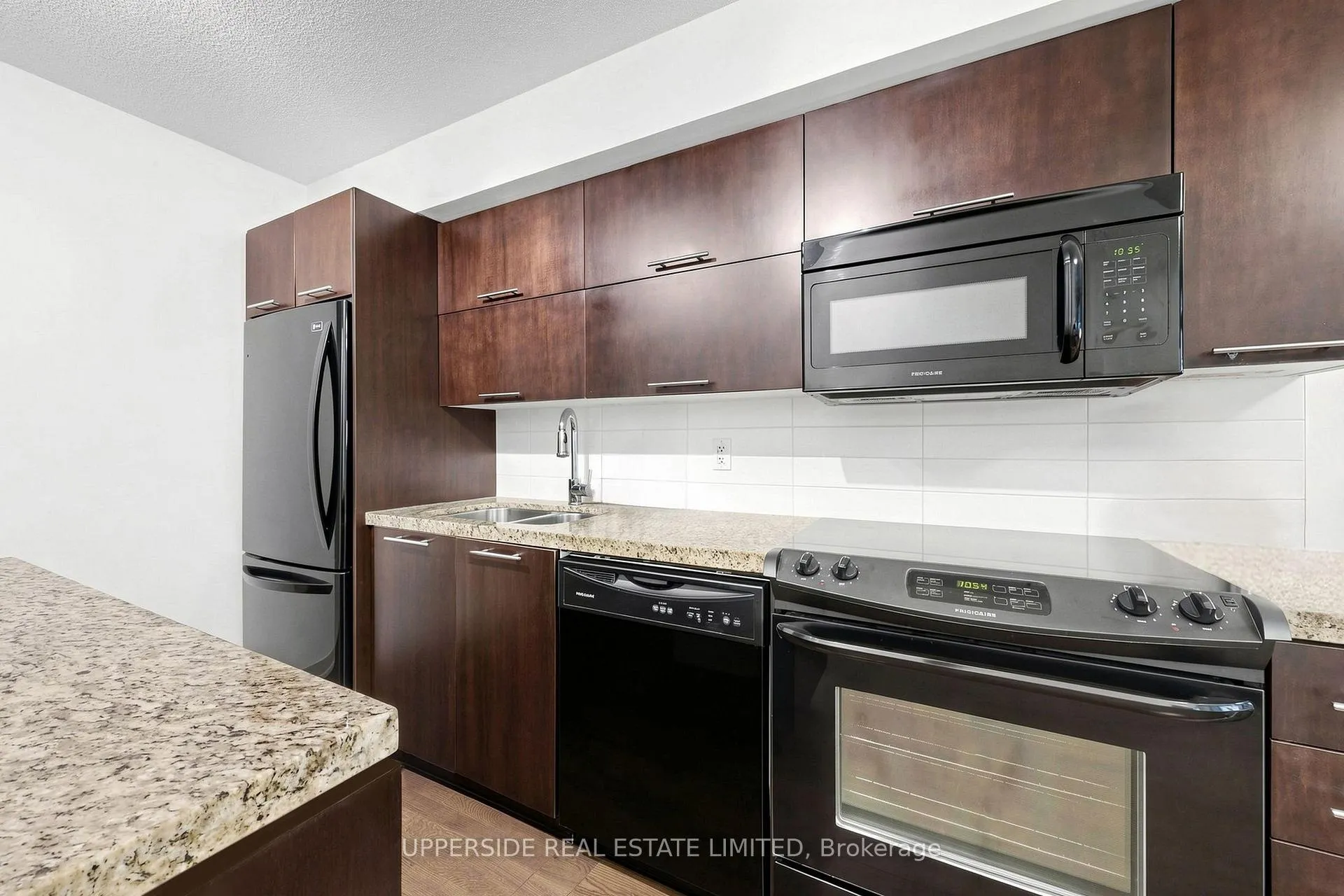 Photo 9 of Unit 607, 126 Simcoe Street, Toronto, Waterfront Communities — HOMEH