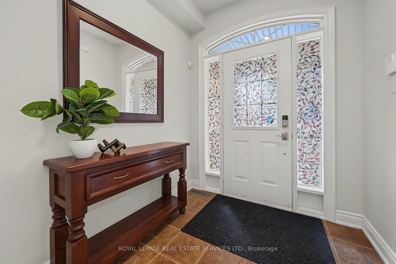 Photo 3 of 3368 Raspberry Bush Trail, Oakville, Bronte — HOMEH