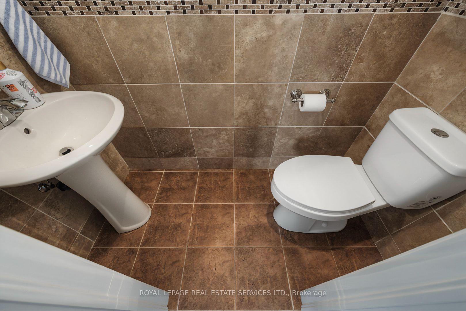 Photo 6 of 3368 Raspberry Bush Trail, Oakville, Bronte — HOMEH