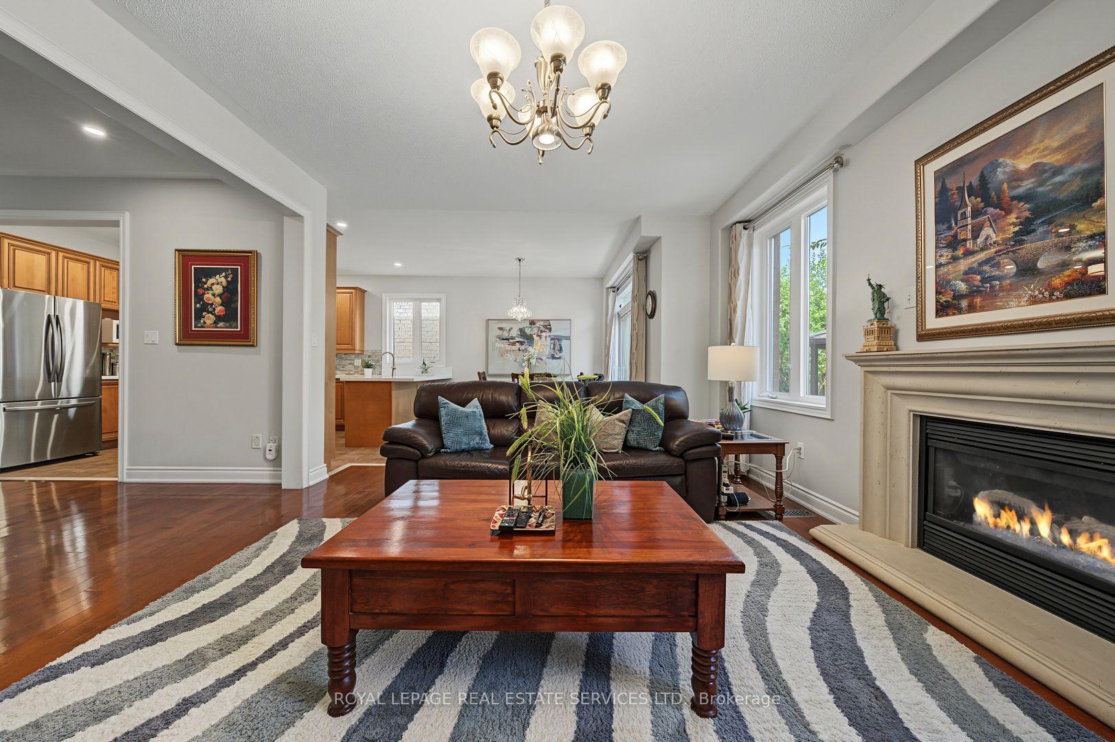 Photo 12 of 3368 Raspberry Bush Trail, Oakville, Bronte — HOMEH