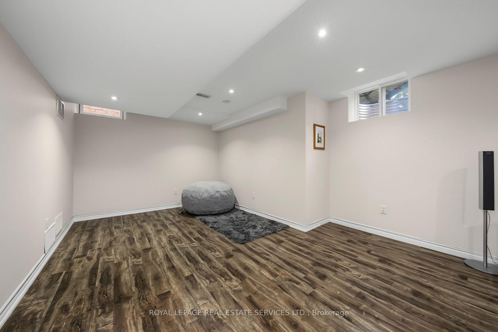 Photo 34 of 3368 Raspberry Bush Trail, Oakville, Bronte — HOMEH