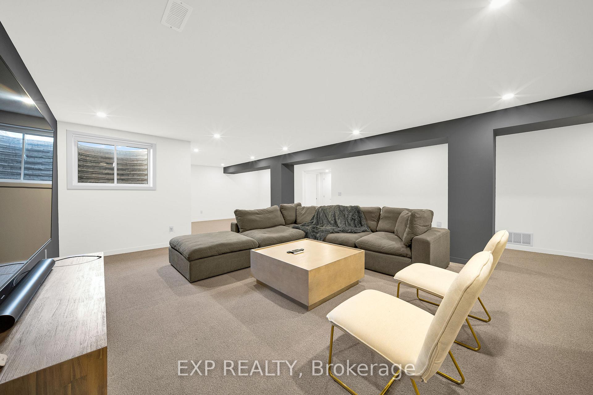Photo 25 of 708 Wooler Place, Ottawa, Leitrim — HOMEH