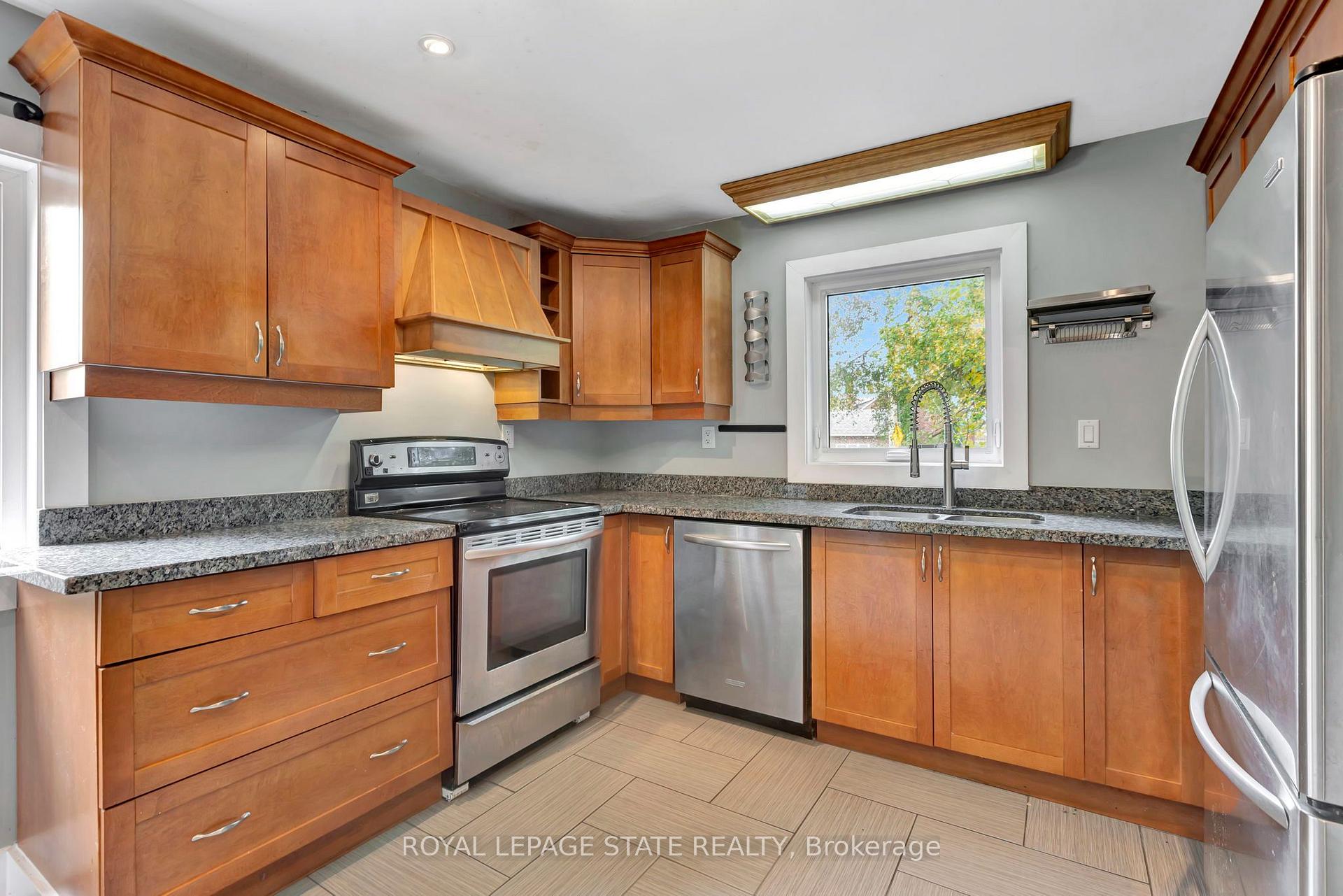 Photo 9 of 121 King Street E, Hamilton, Stoney Creek — HOMEH