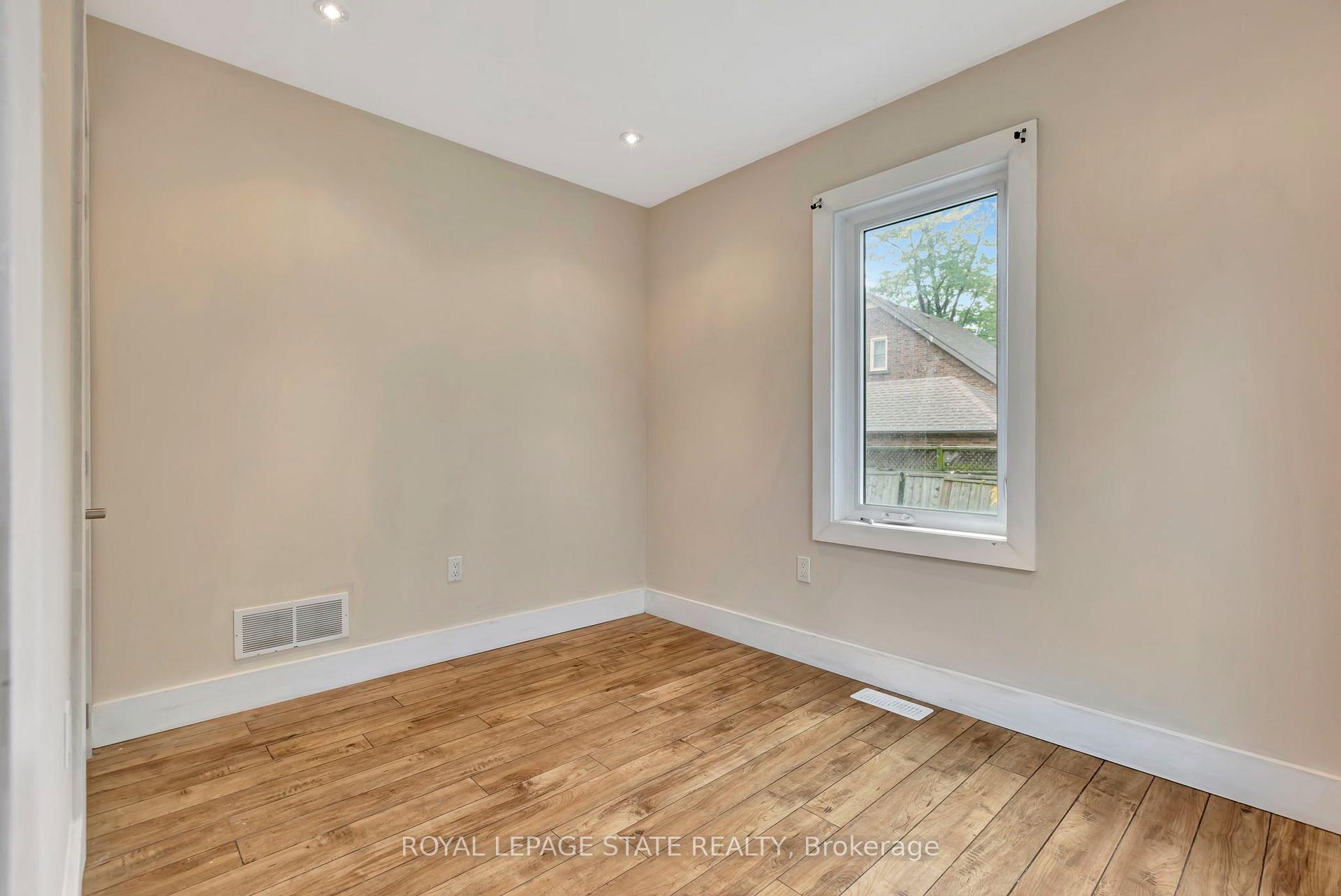 Photo 13 of 121 King Street E, Hamilton, Stoney Creek — HOMEH