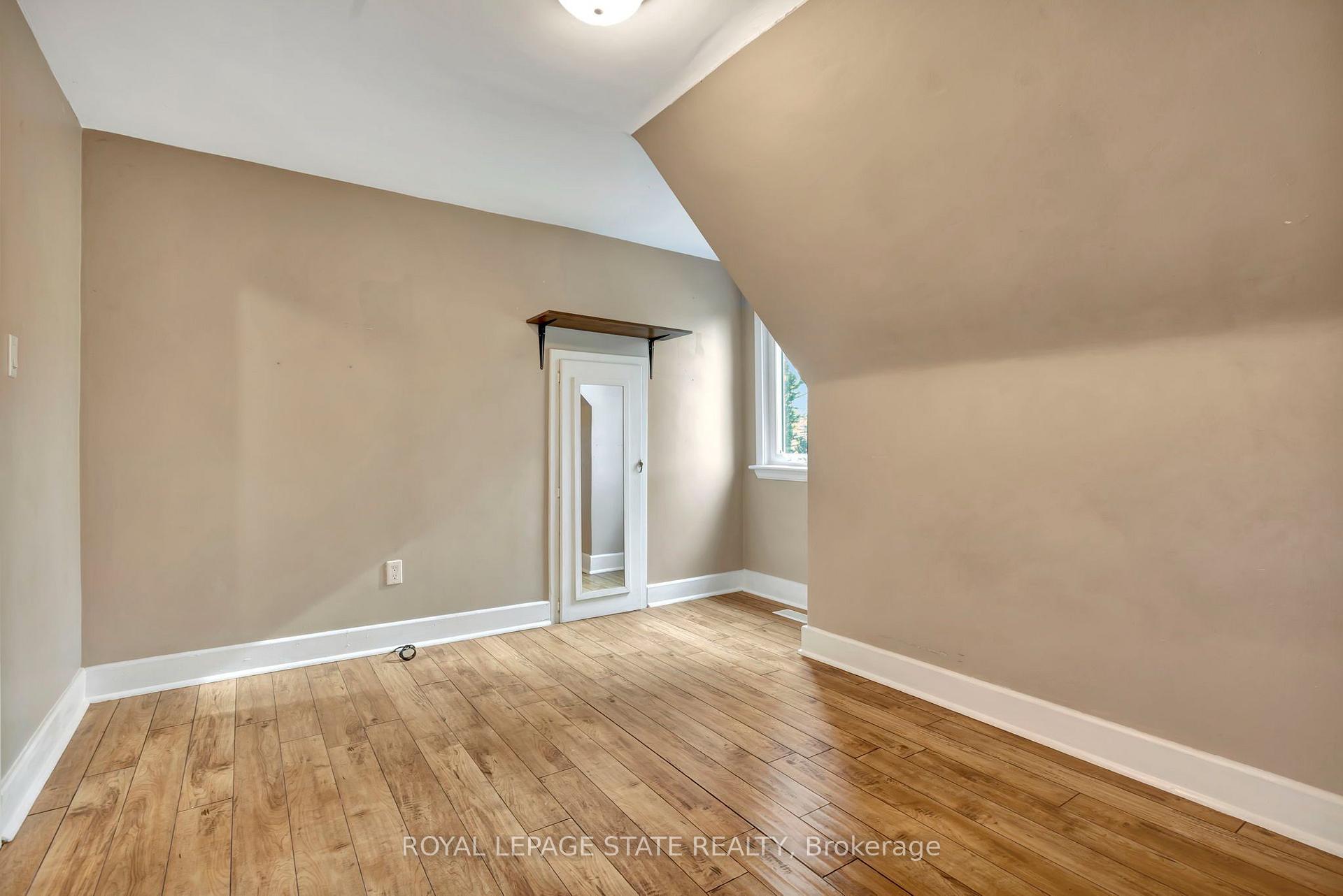 Photo 17 of 121 King Street E, Hamilton, Stoney Creek — HOMEH