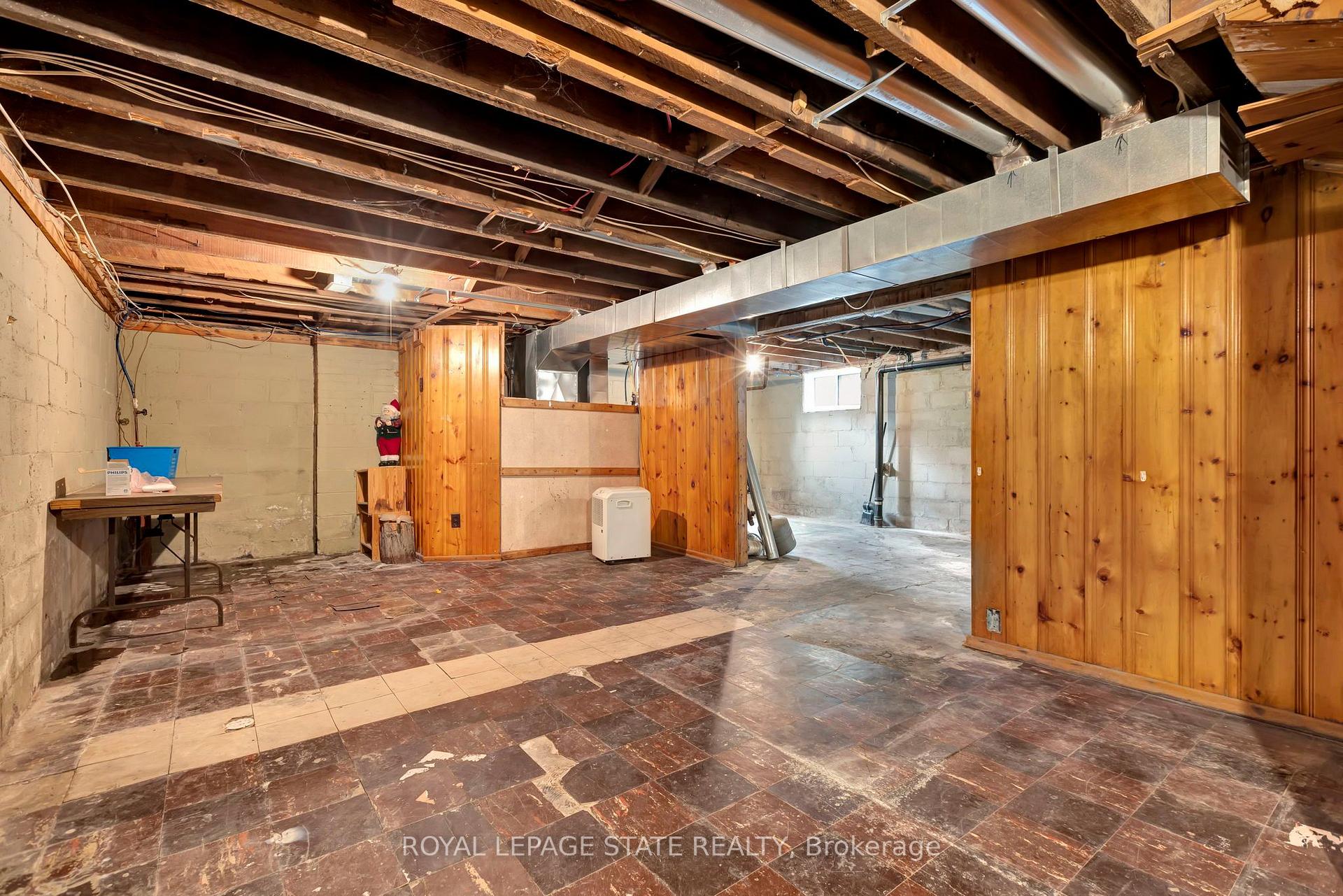 Photo 19 of 121 King Street E, Hamilton, Stoney Creek — HOMEH