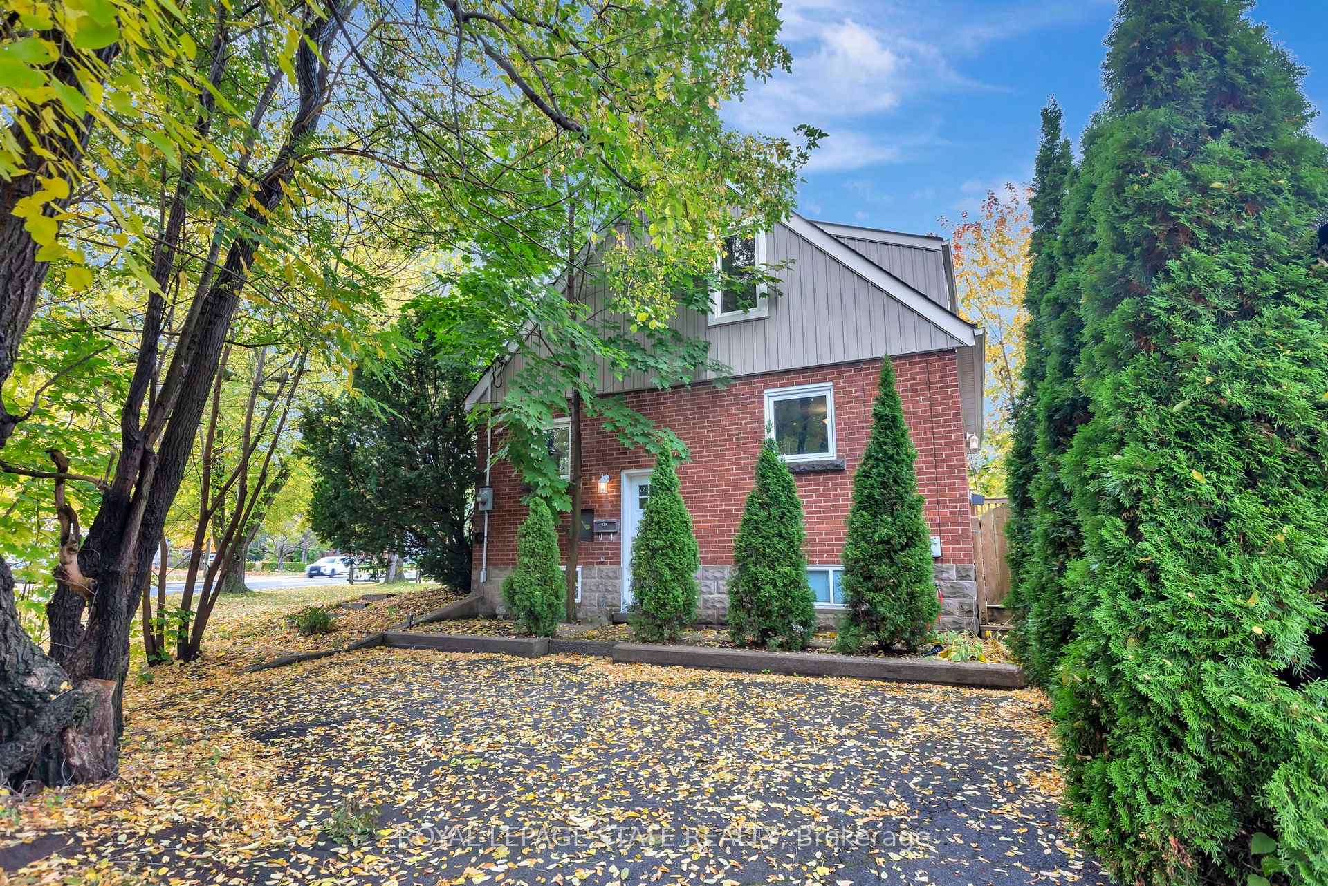 Photo 22 of 121 King Street E, Hamilton, Stoney Creek — HOMEH