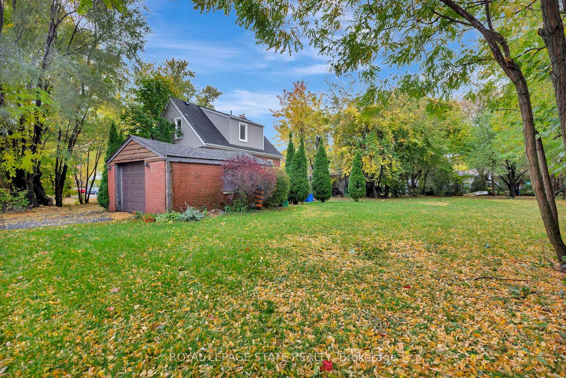 Photo 23 of 121 King Street E, Hamilton, Stoney Creek — HOMEH