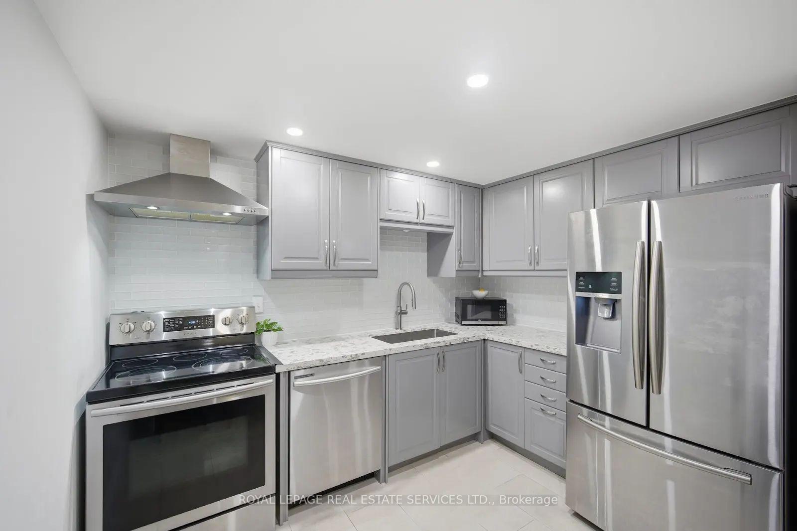 Photo 7 of Unit 306, 8 Lisa Street, Brampton, Queen Street Corridor — HOMEH