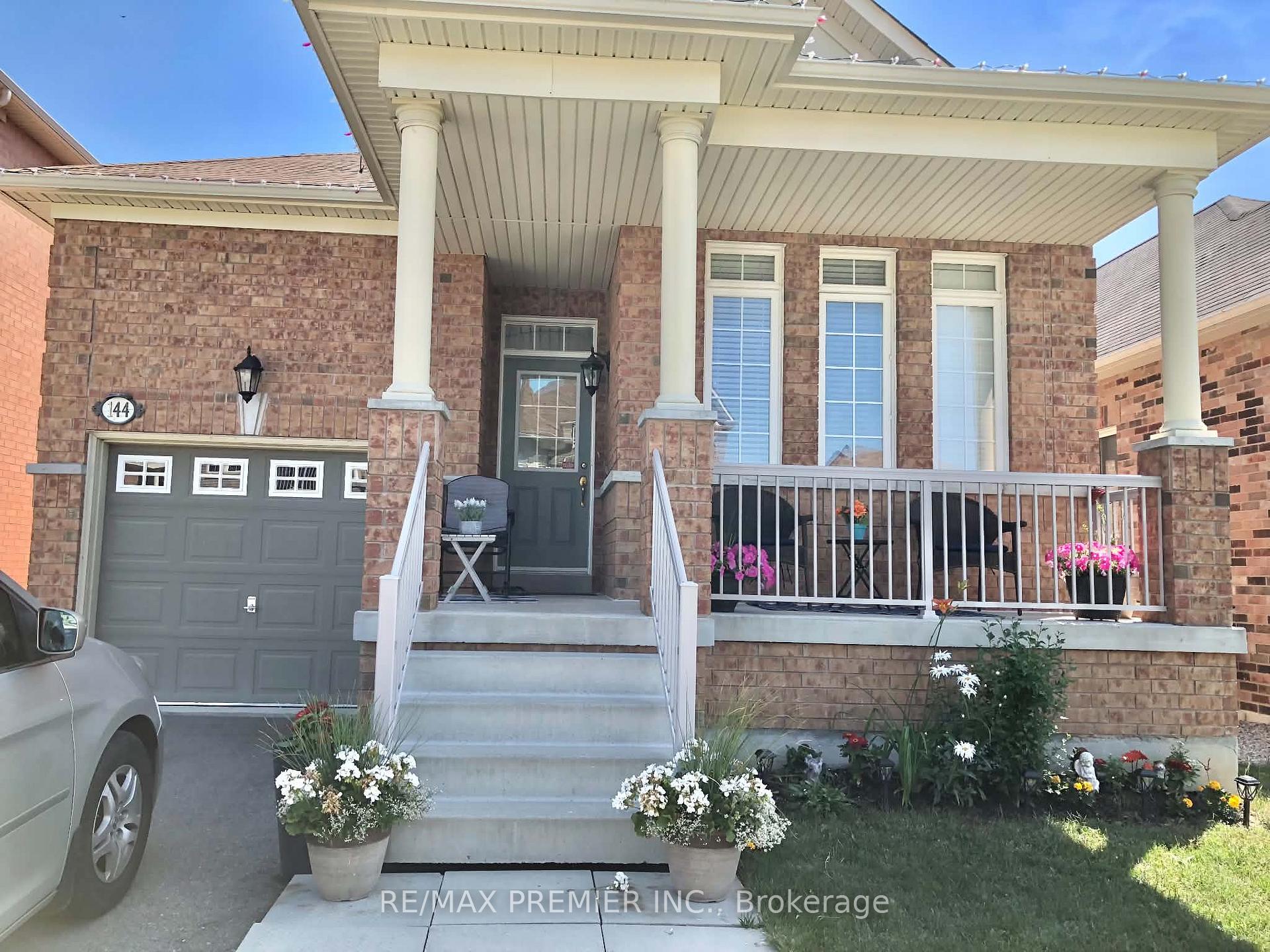 Photo 1 of 144 Greenview Circle, Vaughan, Rural Vaughan — HOMEH