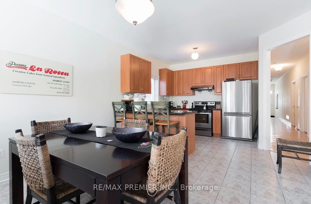 Photo 5 of 144 Greenview Circle, Vaughan, Rural Vaughan — HOMEH