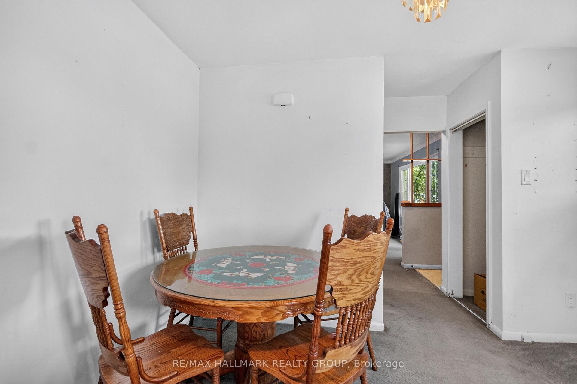 Photo 4 of 118 Knoxdale Road, Ottawa, Manordale — HOMEH
