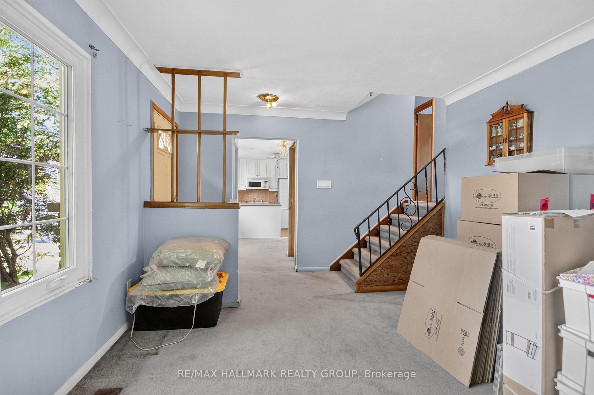 Photo 6 of 118 Knoxdale Road, Ottawa, Manordale — HOMEH