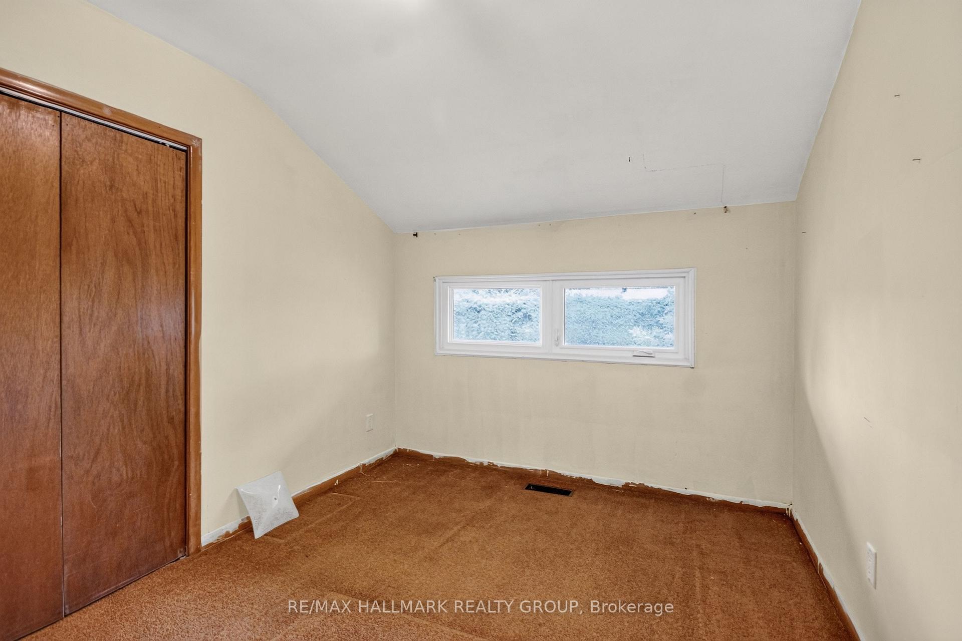 Photo 8 of 118 Knoxdale Road, Ottawa, Manordale — HOMEH