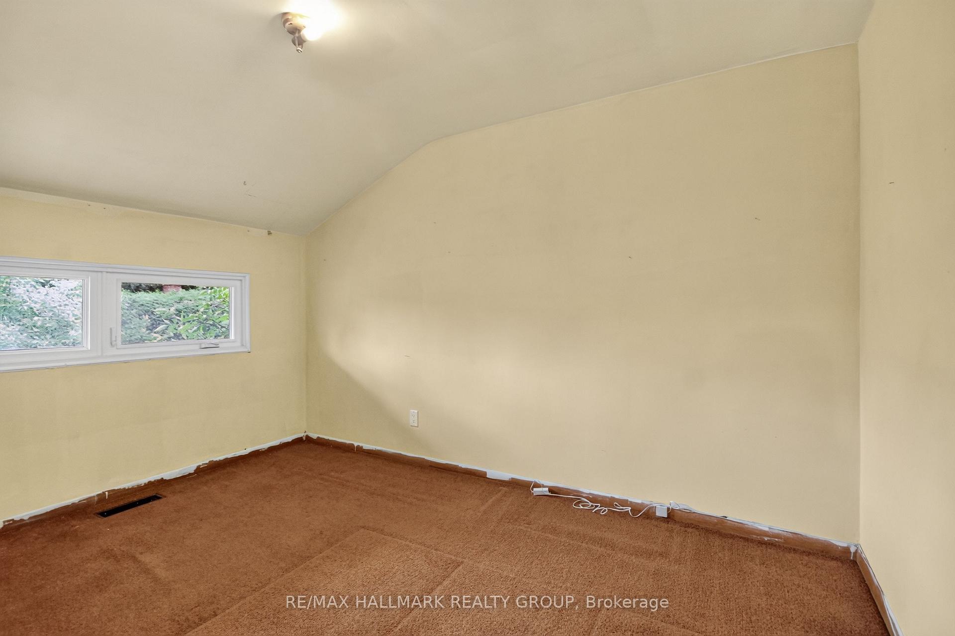 Photo 9 of 118 Knoxdale Road, Ottawa, Manordale — HOMEH
