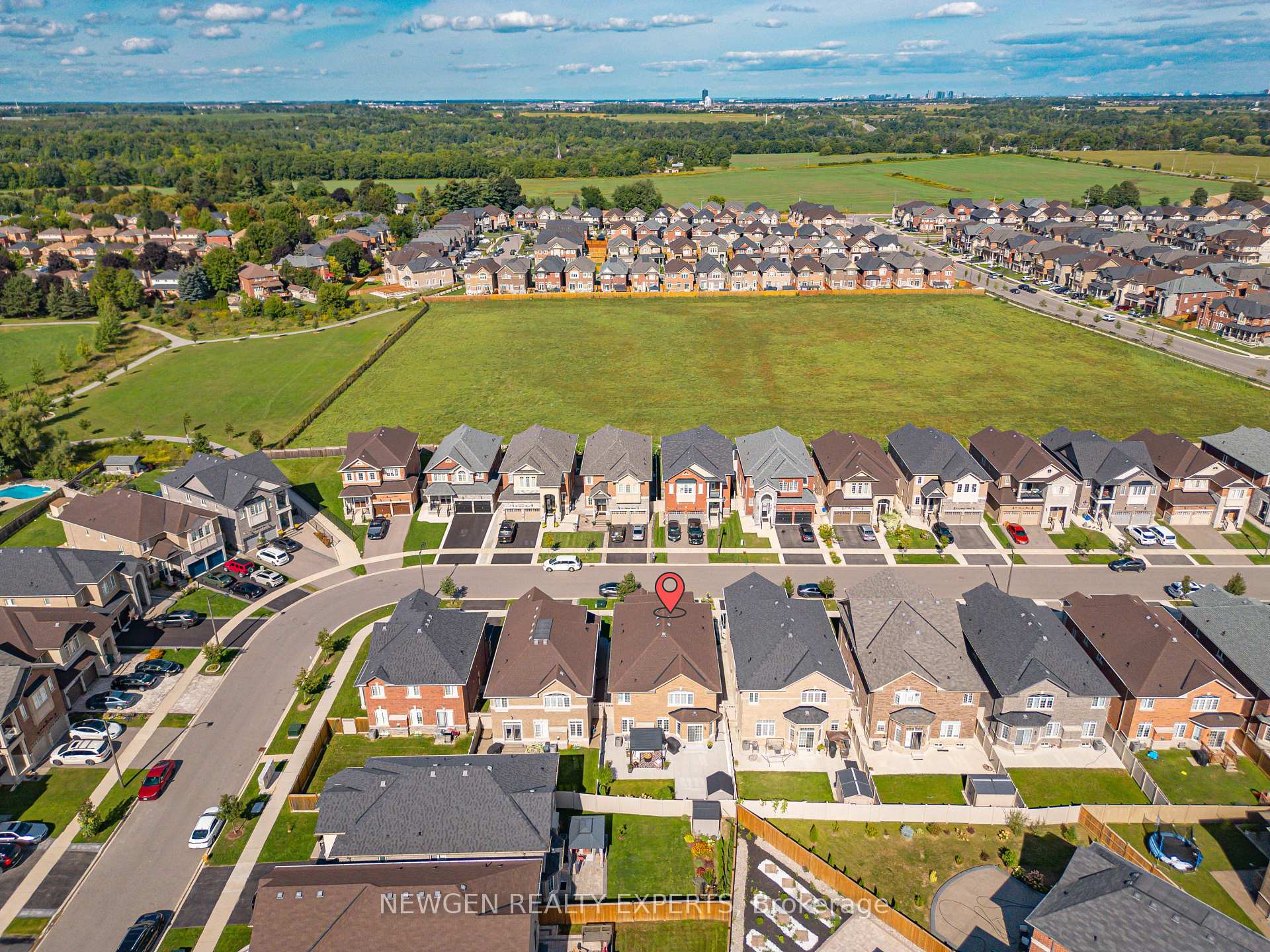 Photo 7 of 60 Monarch Drive, Halton Hills, Georgetown — HOMEH